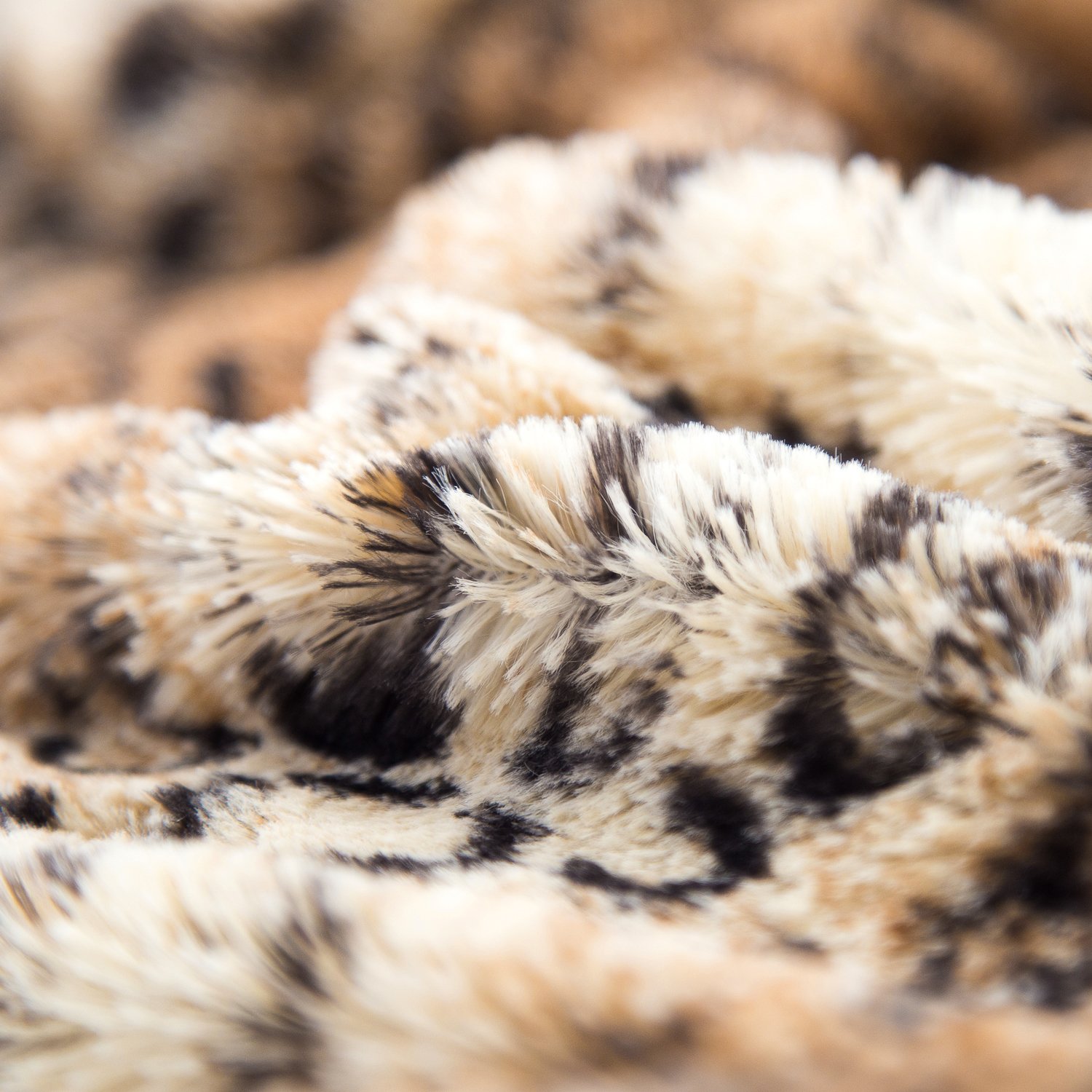 BEDSURE More than comfort Leopard Throw Blanket Brown Faux Fur Fleece Bed Throw 130 x 150cm, Soft Warm Fluffy Animal Printed Throws Decorative Blankets Reversible with Sherpa by Bedsure
