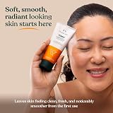 The Body Shop Vitamin C Daily Glow Cleansing Polish 100ml Exfoliating Face Wash view 4