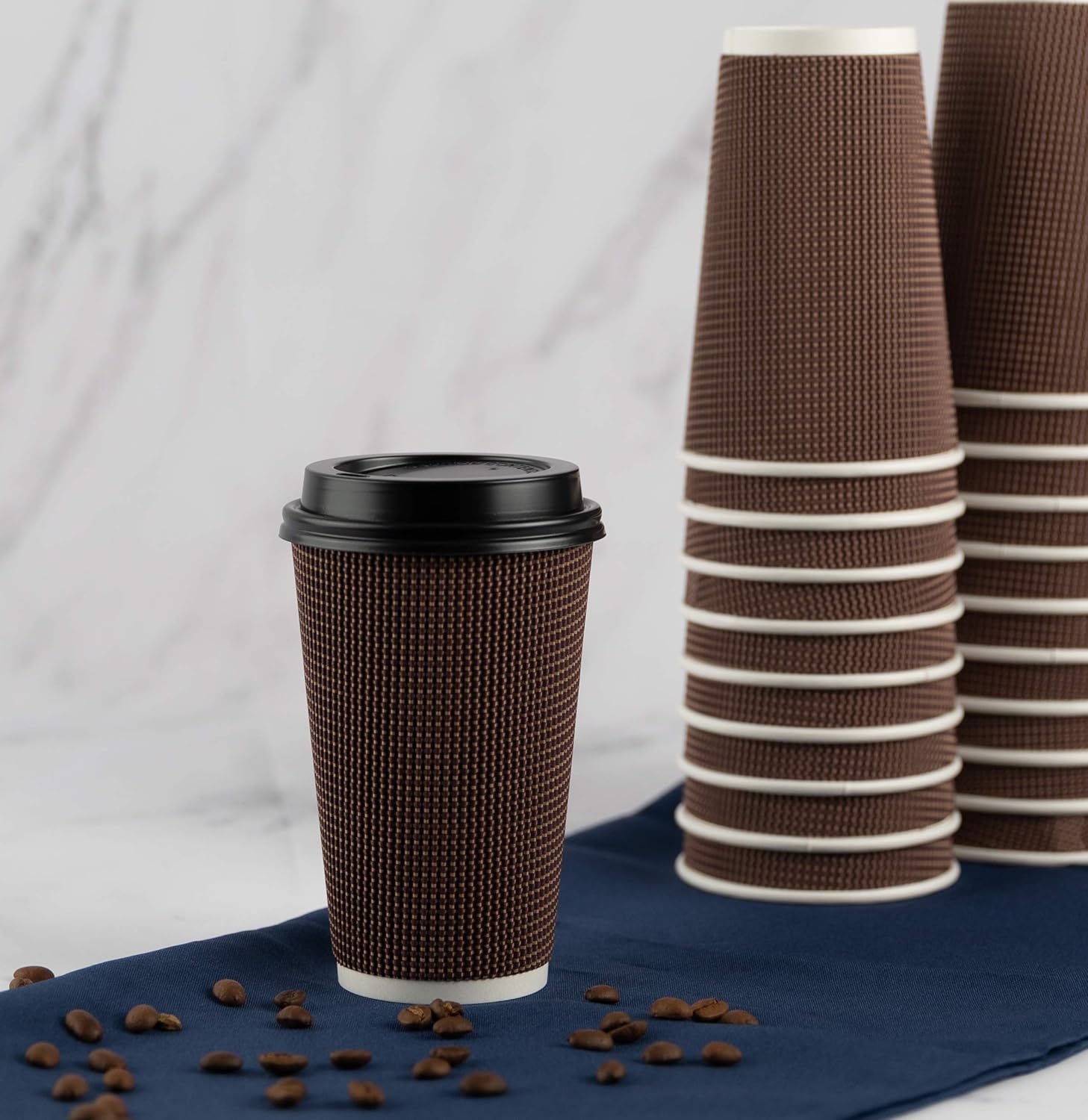 Party Bargains Rippled Hot Cups with Lids | Insulated Double Walled, No Sleeve Needed Disposable Paper Cup for Coffee or Tea | Perfect for To-Go Travel Mug, Parties and More | Size 16 Ounce | 40 Count: Kitchen & Dining