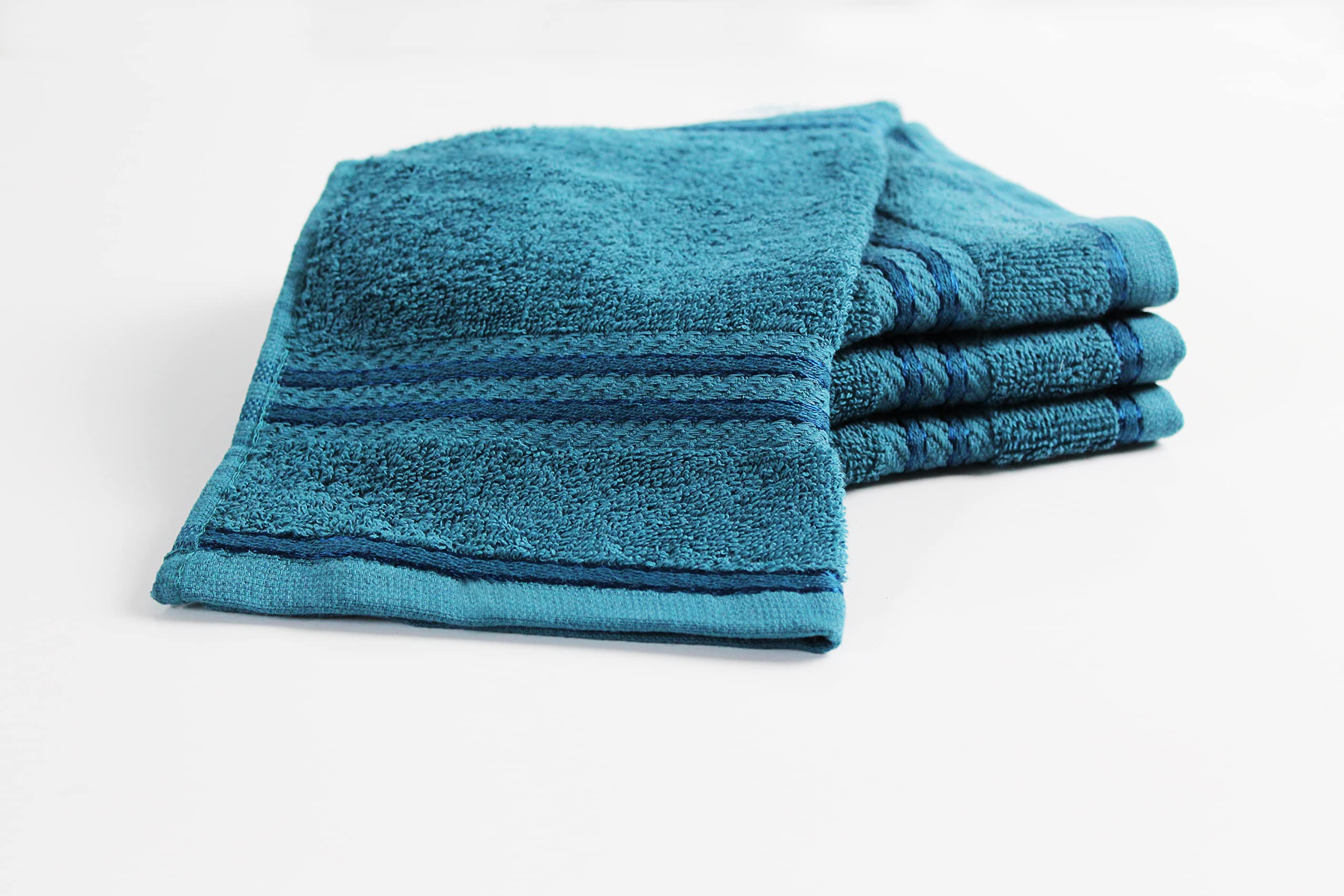 Bentley Priory Linens Supreme Face Flannels for Bathroom 500GSM Super Soft Combed Cotton Pack of 4 Absorbent and Quick Dry Face Cloth Flannel Towels Set 30 x 30cm (PEACOCK) — image 1