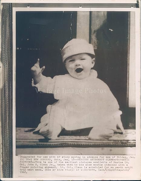 Amazon Co Jp ヴィンテージ写真 1962 Nasa 写真 ジョン グレン 宇宙飛行士 子供 コンコード Oh 予言帽子 6x8 ホーム キッチン Amazon Co Jp ヴィンテージ写真 1962 Nasa 写真 ジョン グレン 宇宙飛行士 子供 コンコード Oh 予言帽子 6x8 ホーム キッチン