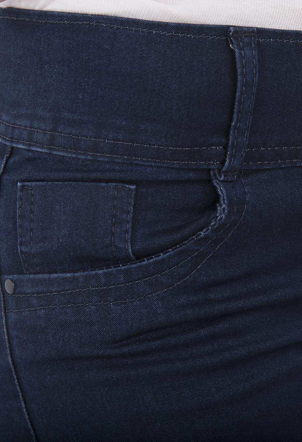 aakrithi denim capri
