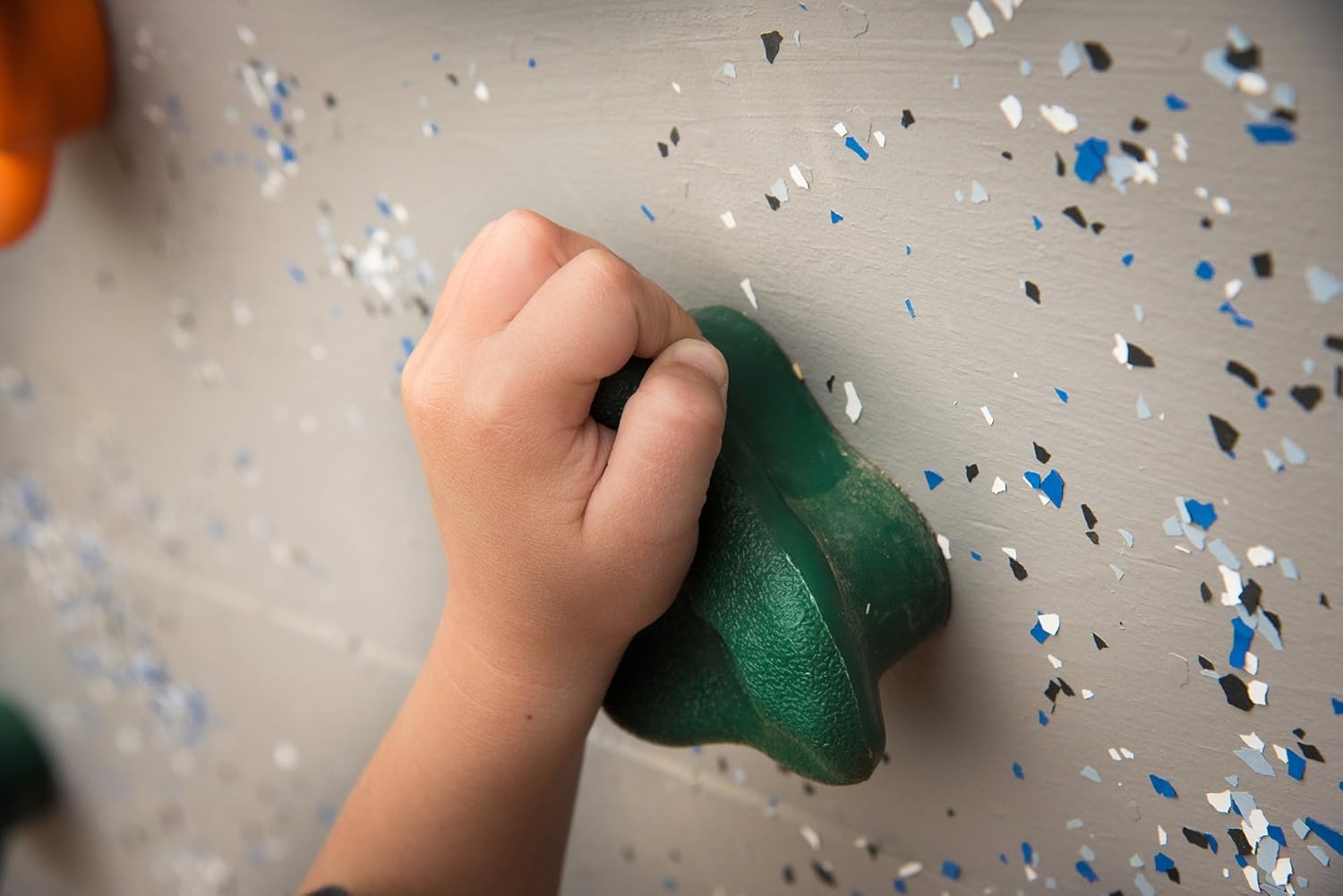 Squirrel Products 20 Extra Large Deluxe Rock Climbing Holds - with Mounting Hardware for up to 1" Installation - Outdoor Play Accessories - Ages 3 Years and Older: Toys & Games