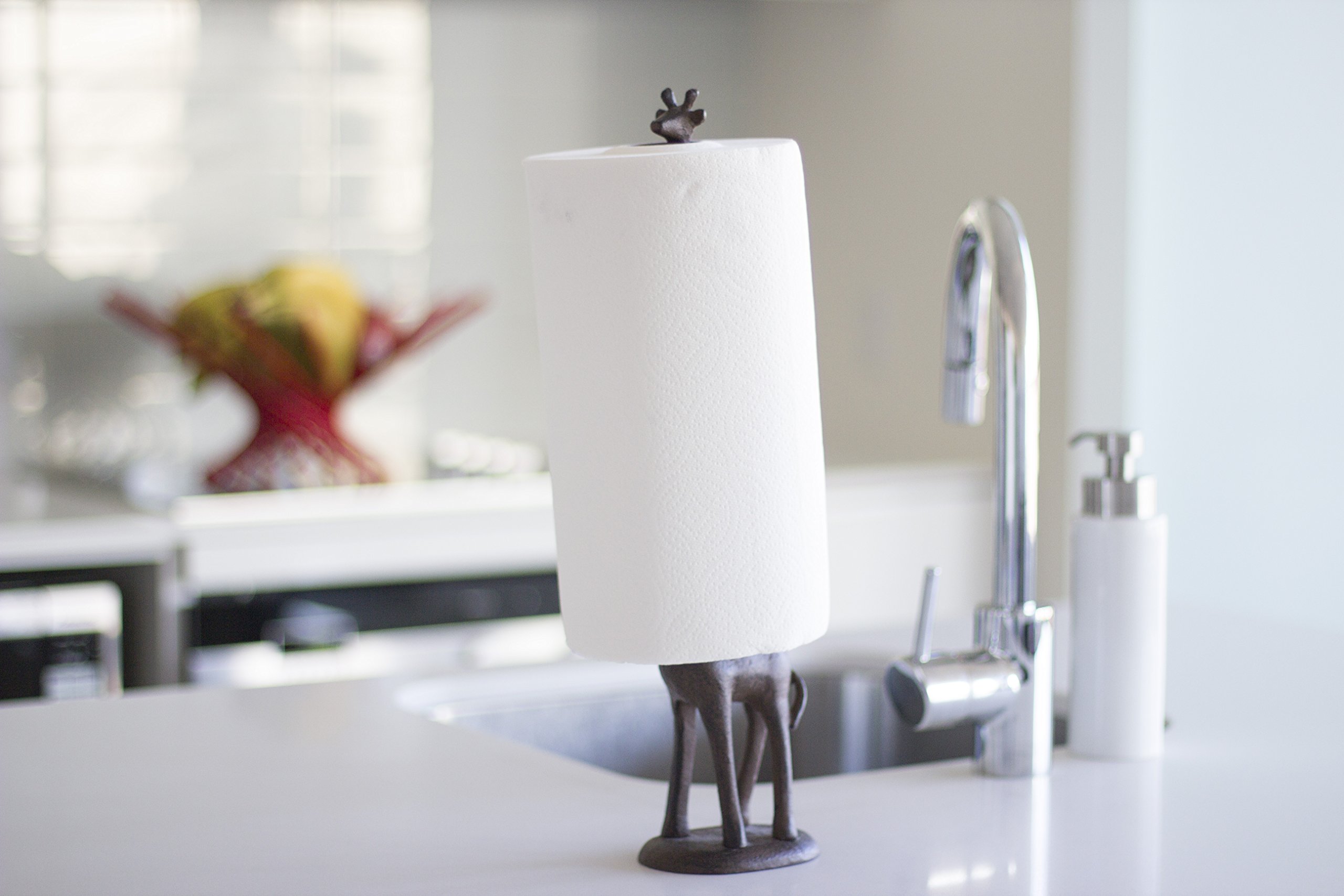 Kalalou Standing Cast Iron Giraffe Decorative Paper Towel