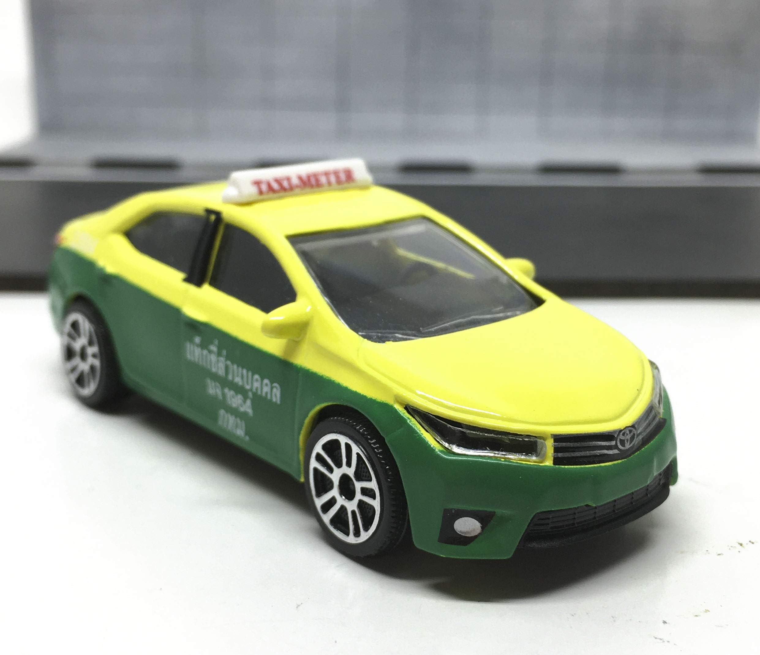Toyota Corolla Altis Thailand Taxi Yellow Green 1/64 Diecast Car Scale Model - Real Scale 1/61 (3 inches) MJ Ref# 292J - Wheel D5S - Loose Pack - Free Display Box