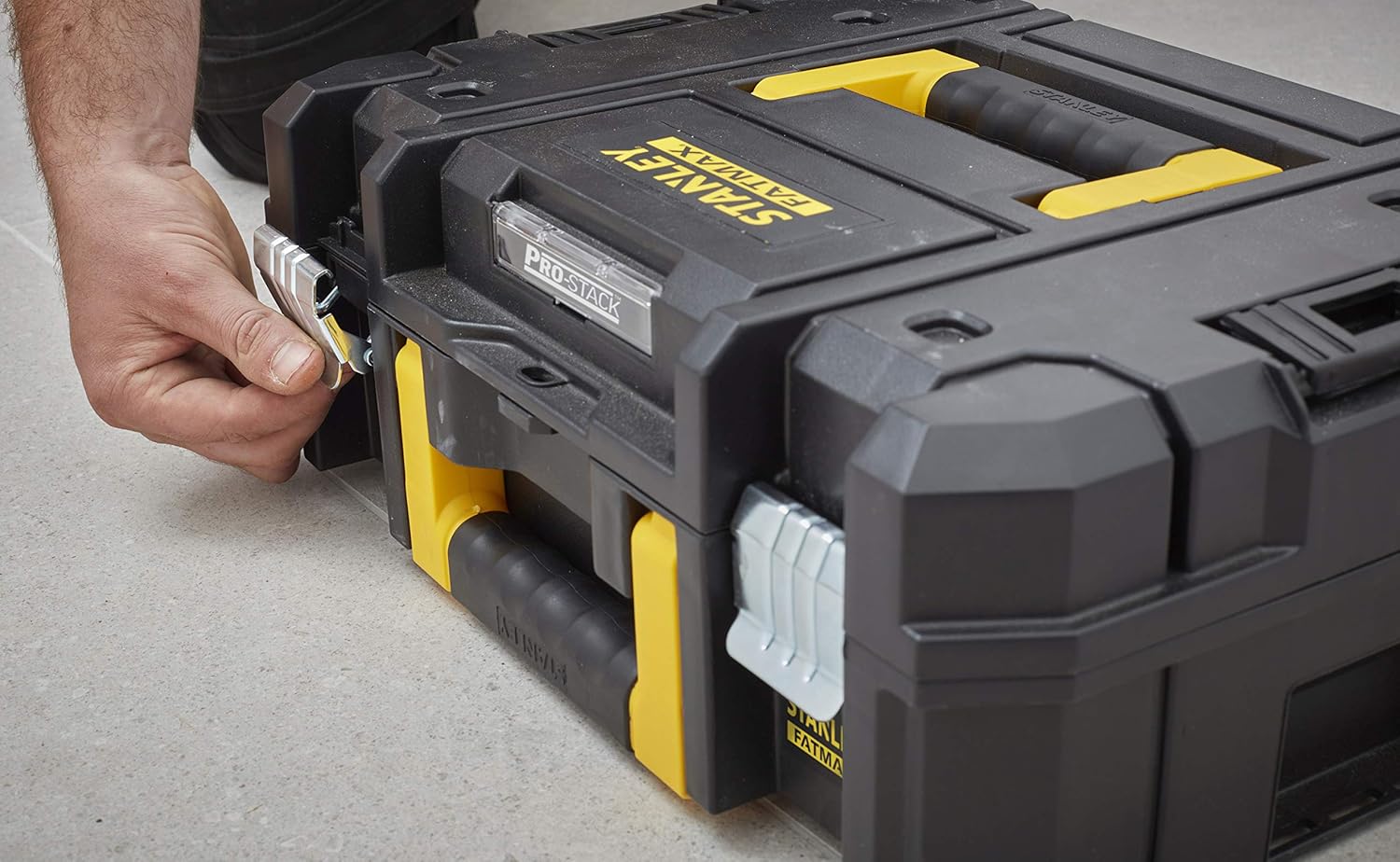 STANLEY FatMax® PRO-Stack™ Deep Drawer has 4 Small and 2 Big Removable Cups - Image 5
