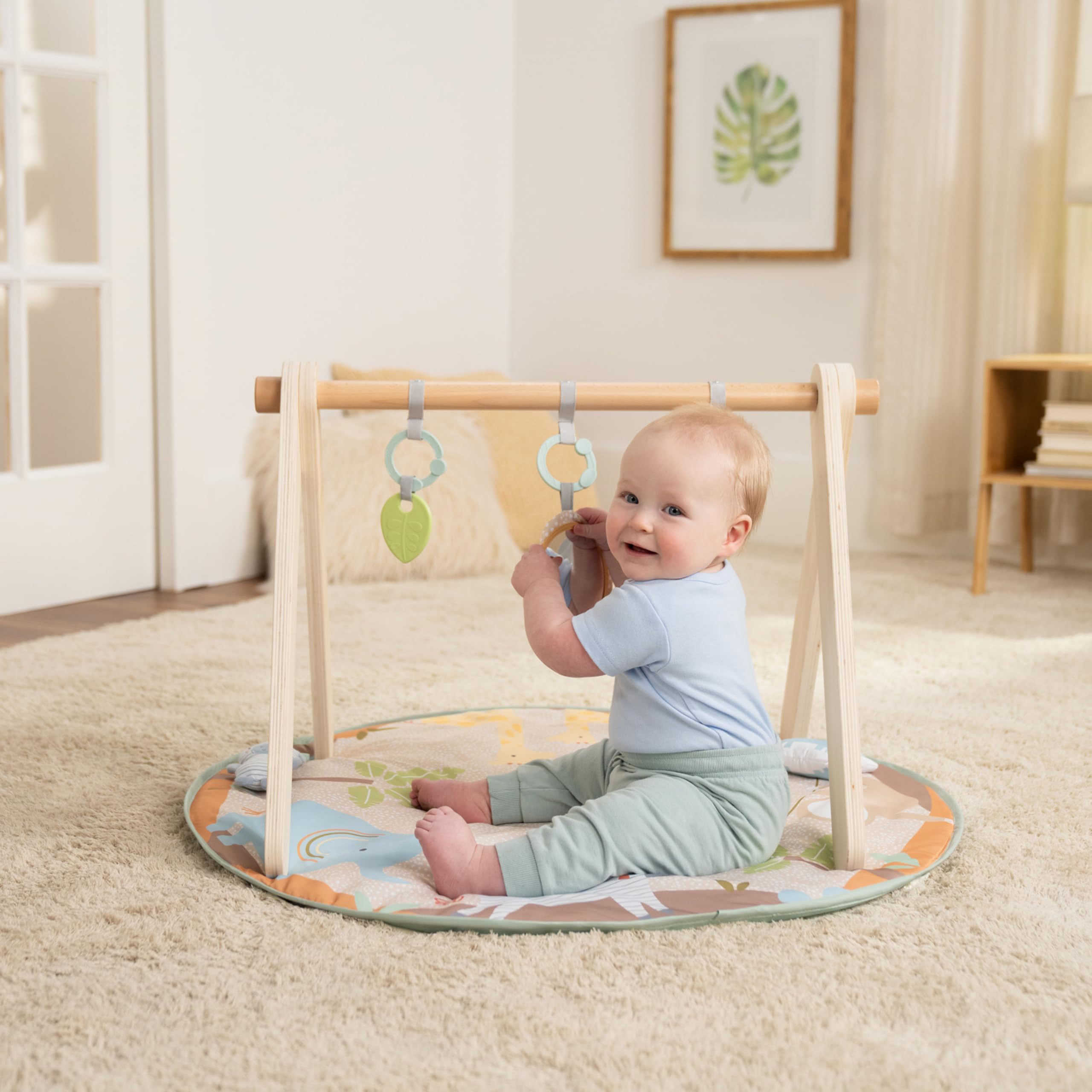 Ingenuity Wonder & Wood Baby Spielmatte & Holzspielzeugbogen - Spielgerät für Baby, faltbare A-Rahmenstange mit 3 herausnehmbaren Spielzeugen, maschinenwaschbare Matte, Unisex, für Alter 0-36 Monate 8