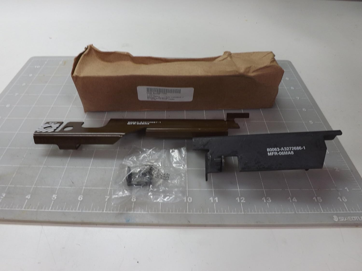 5340 01 456 7985 A 3 Bracket Mounting T Amazon Com Industrial Scientific