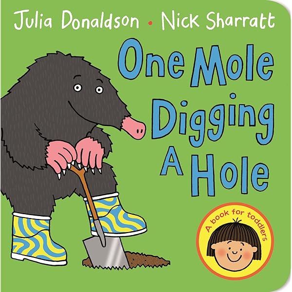 Amazon.com: Hippo Has a Hat: Donaldson, Julia, Sharratt, Nick: Books
