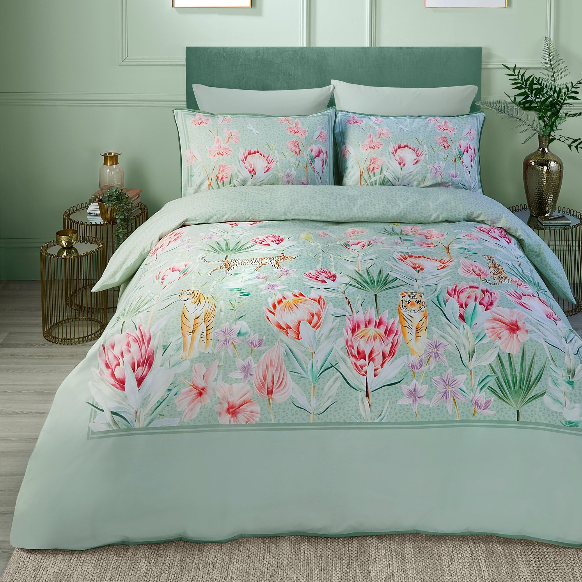 Soiree - Green Floral & Tiger Duvet Cover - Super King Bedding Size (260 x 220cm) - Premium Quality 500 Thread Count - Reversible Designs - Cotton Sateen Duvet Sets - 2x Pillowcases - Luxury Bedding