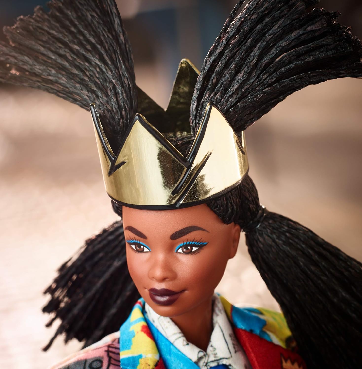 Barbie GHT53 Jean-Michel Basquiat X Doll, Golden, 13 inches (H) x 7 inches (L) x 3 inches (W) - Image 3