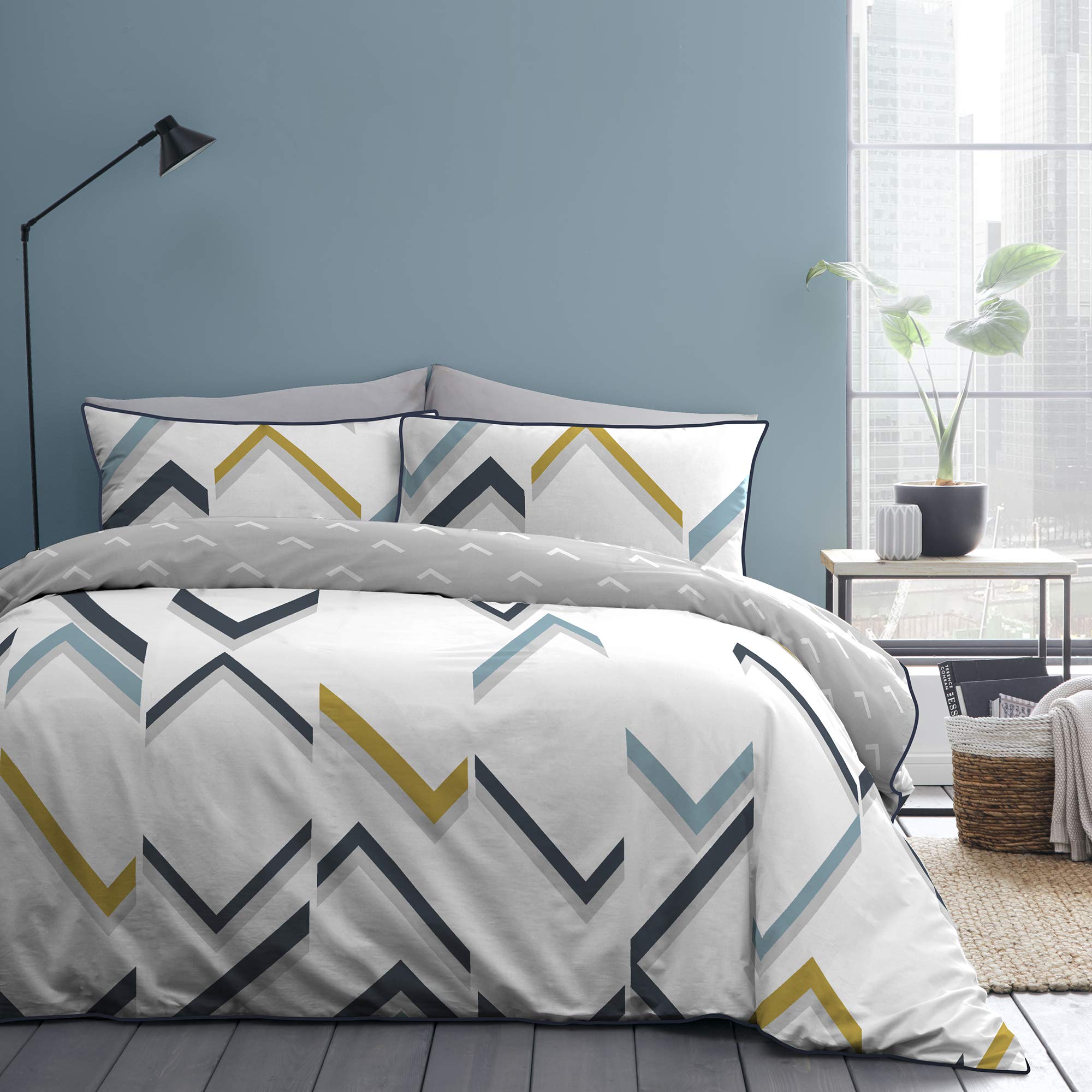 Appletree Style - Fractured Lines - 100% Cotton Duvet Cover Set - King Bed Size in Navy