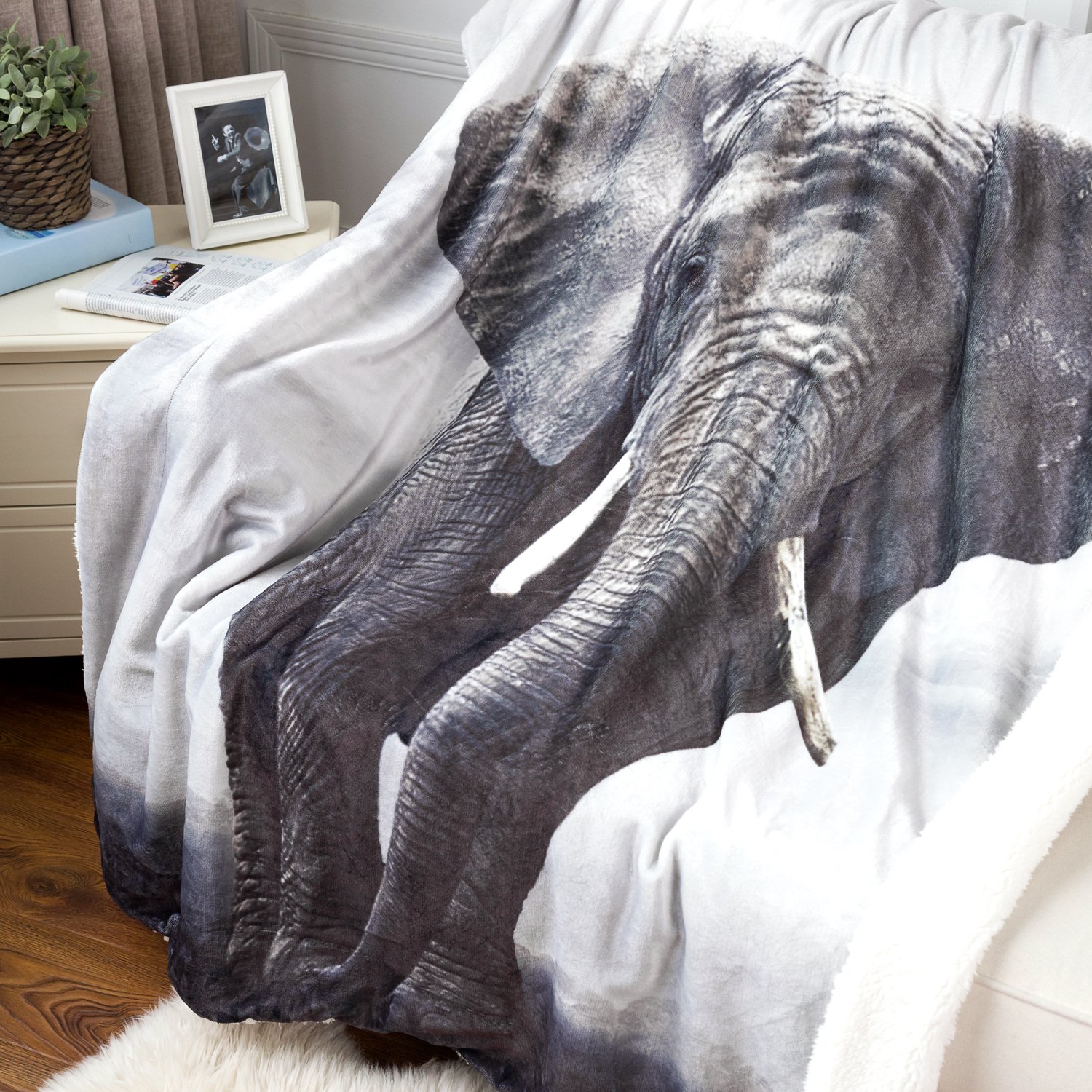 Bedsure Elephant Sherpa Throw Blanket Animal Bedding 50x60 Reversible