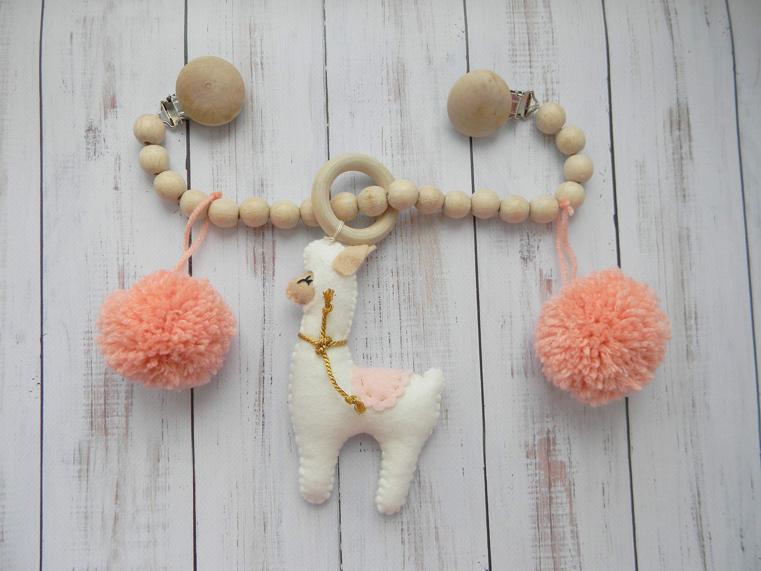 Llama Pram garland Stroller toy chain stroller mobile Stuffed animal Pom pom mobile Boho nursery Hanging toys Baby shower gift Crib toy