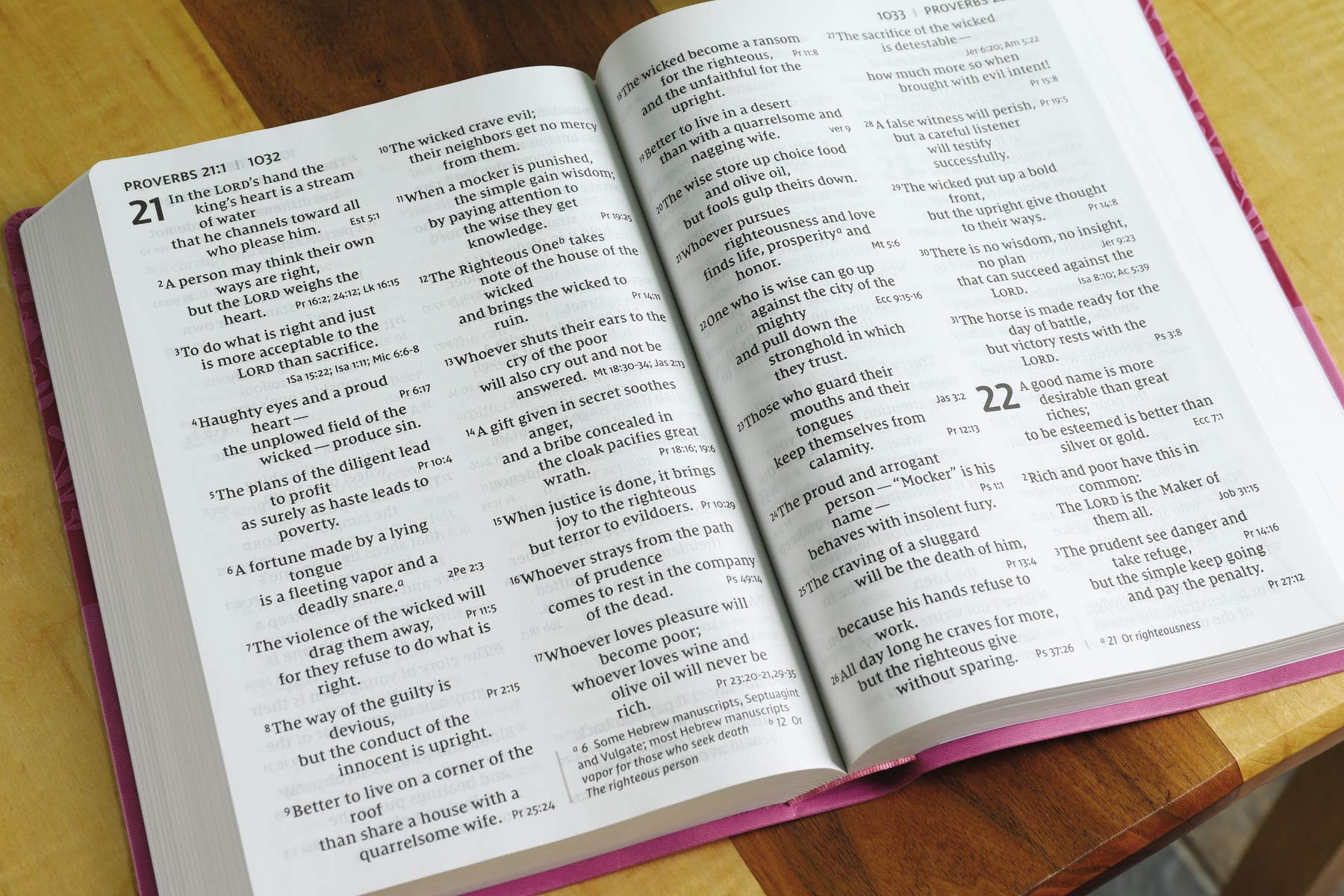 NIV, Super Giant Print Reference Bible, Leathersoft, Pink, Red Letter, Comfort Print NIV, Super Giant Print Reference Bible, Leathersoft, Pink, Red Letter, Comfort Print Imitation Leather