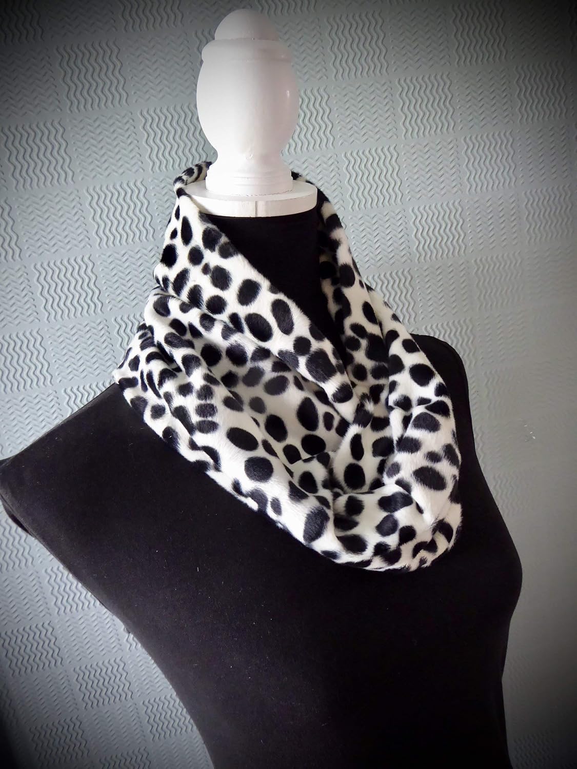 Dalmatian print snood scarf in animal print faux fur Amazon.co.uk
