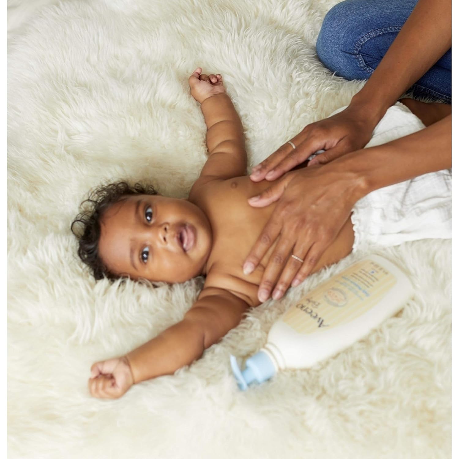 Aveeno Baby Daily Moisture Lotion with Natural Colloidal Oatmeal & Dimethicone, Fragrance-Free, 8 Ounce (Pack of 1): Health & Personal Care