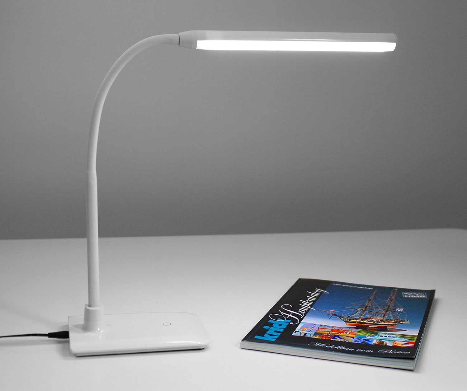 daylight uno table lamp