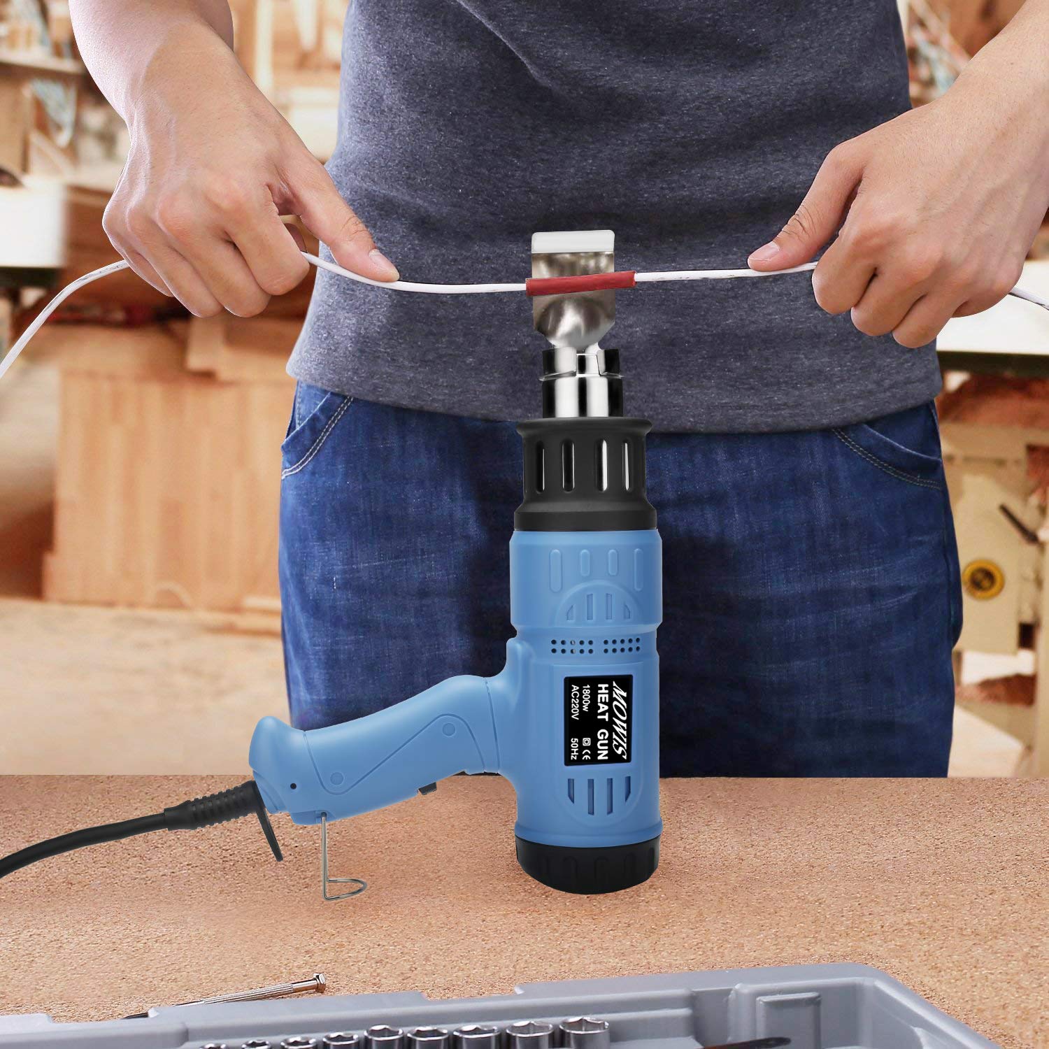 1800W Heat Gun MOWIS Professional Hot Air Gun Kits Adjustable Temperature (100-600℃) with Digital LED Display 240V 50Hz Electric Heat Gun for Shrinking PVC, Stripping Paint, DIY Embossing Shrink Wrapping Drying Paint