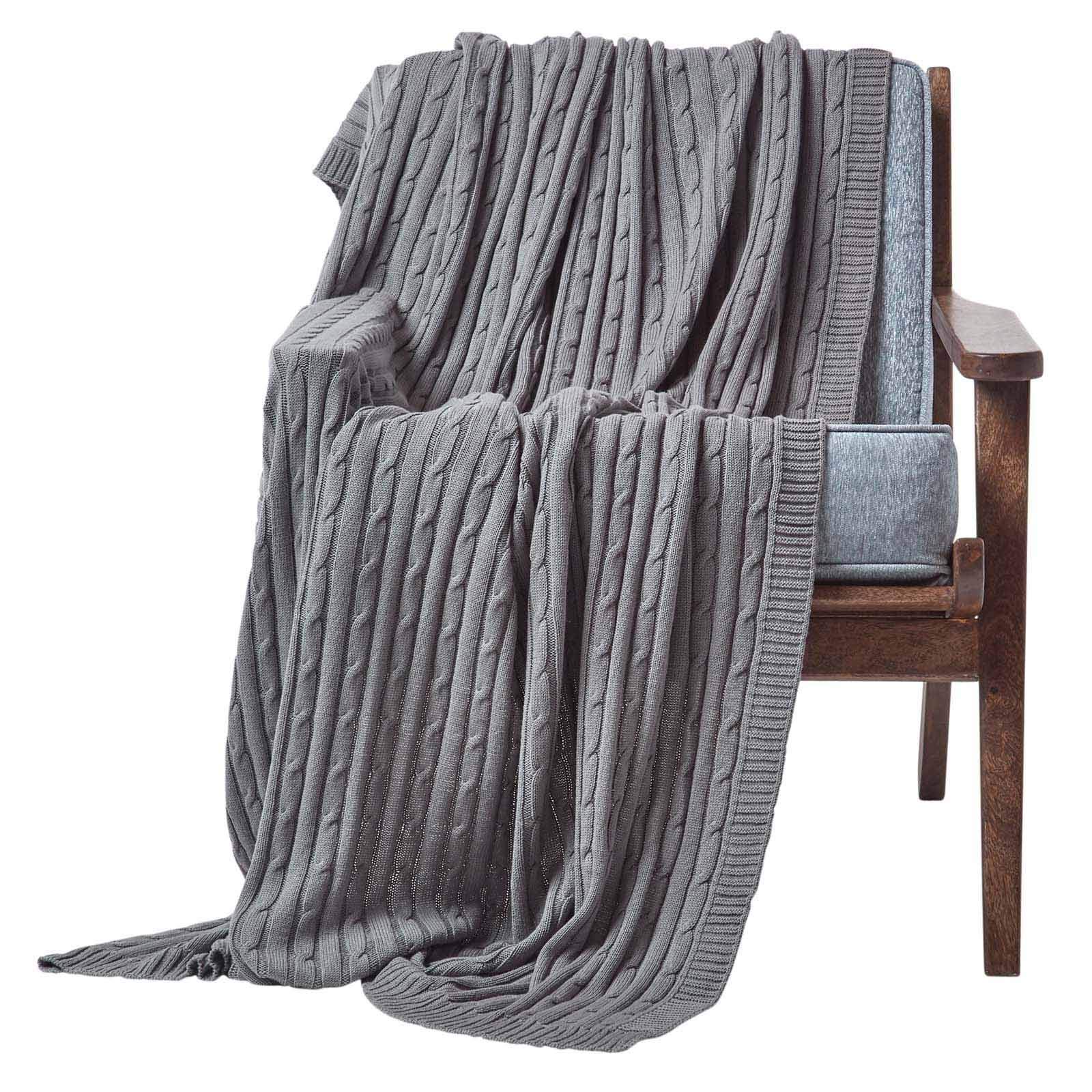 HOMESCAPES Grey Cable Knit Throw 130 x 170 cm Combed Cotton Soft and Cosy Blanket Bed and Sofa Throw For Armchairs and Single Beds