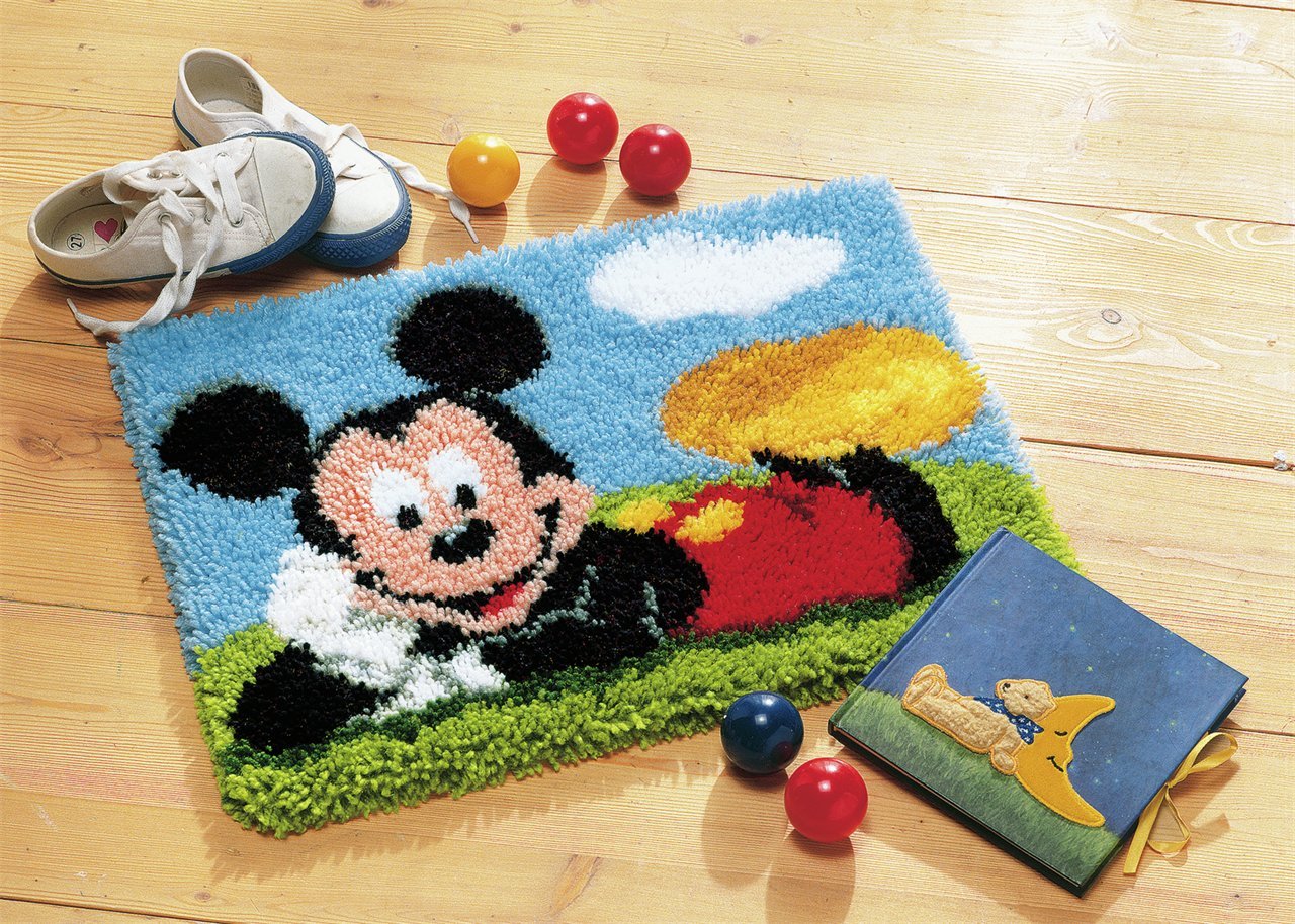 Vervaco Latch Hook Rug: Mickey Mouse, Acrylic, Multi-Colour, 30 x 2 x 20 cm