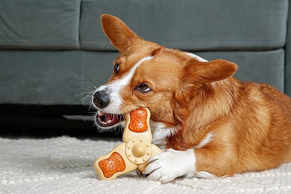 HARTZ CHEW ‘N CLEAN CHEW TOY AND TREAT IN ONE CHICKEN FLAVORED TRI-POINT DOG TOY, MEDIUM