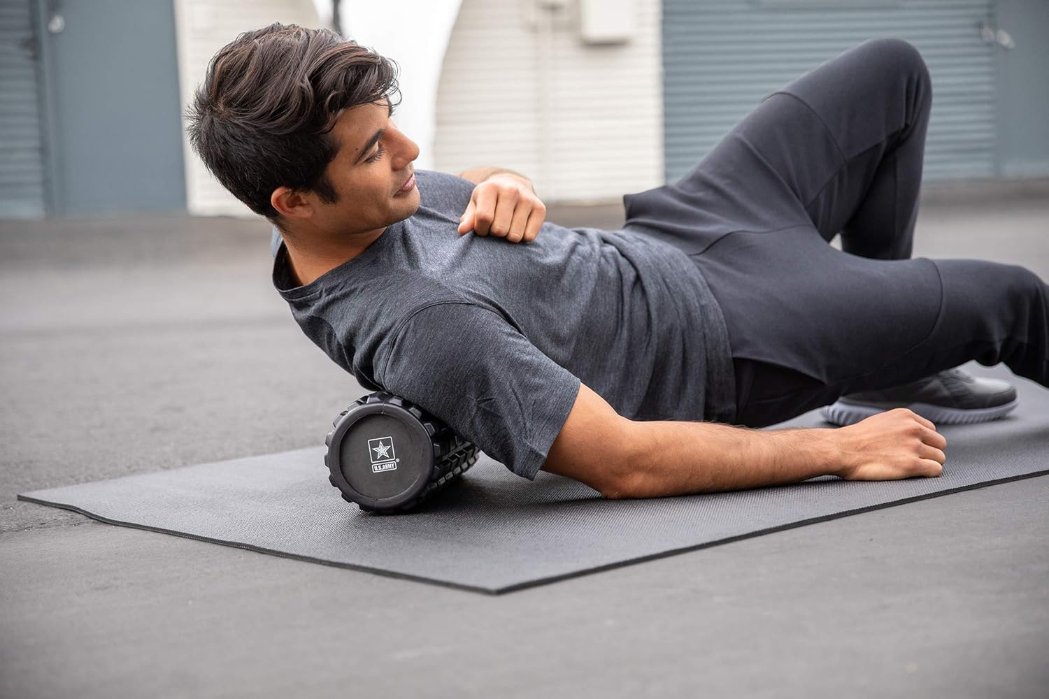 U.S. Army Foam Roller - Deep Tissue Massage Roller for Trigger Point Release on Muscles - Black: Sports & Outdoors