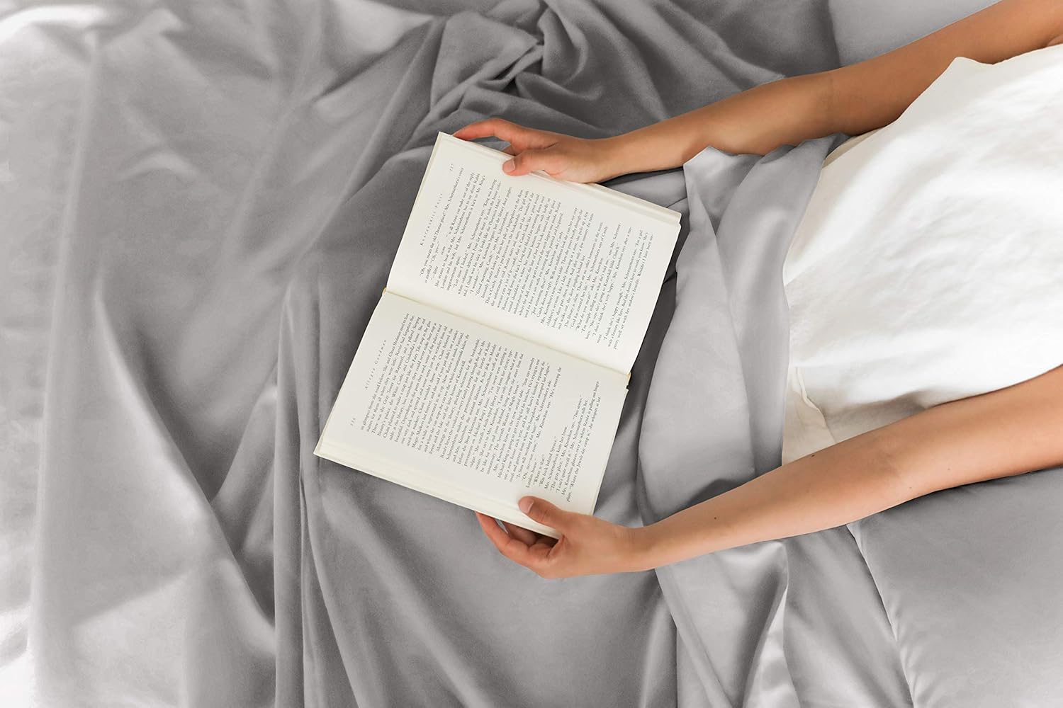 Queen Size Sheet Set - 4 Piece Set - Hotel Luxury Bed Sheets - Extra Soft - Deep Pockets - Easy Fit - Breathable & Cooling - Wrinkle Free - Comfy – Light Grey Bed Sheets - Queens Sheets – 4 PC: Kitchen & Dining