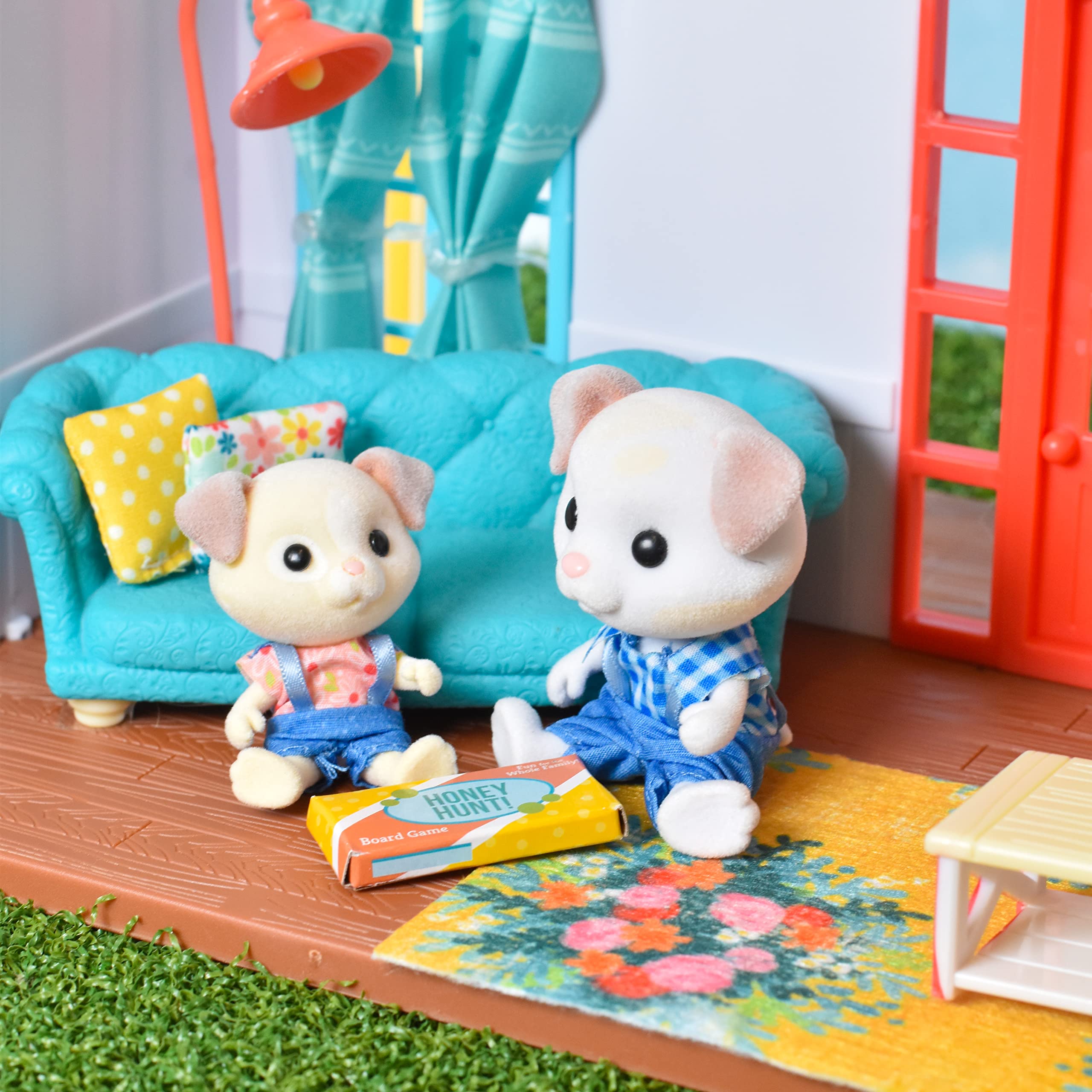 Honey Bee Acres Cozy Living Room Décor – 28 Pieces Accessory Set | Colorful Farmhouse Doll Furniture | Pretend Play Toys for Kids - Sunny Days Entertainment