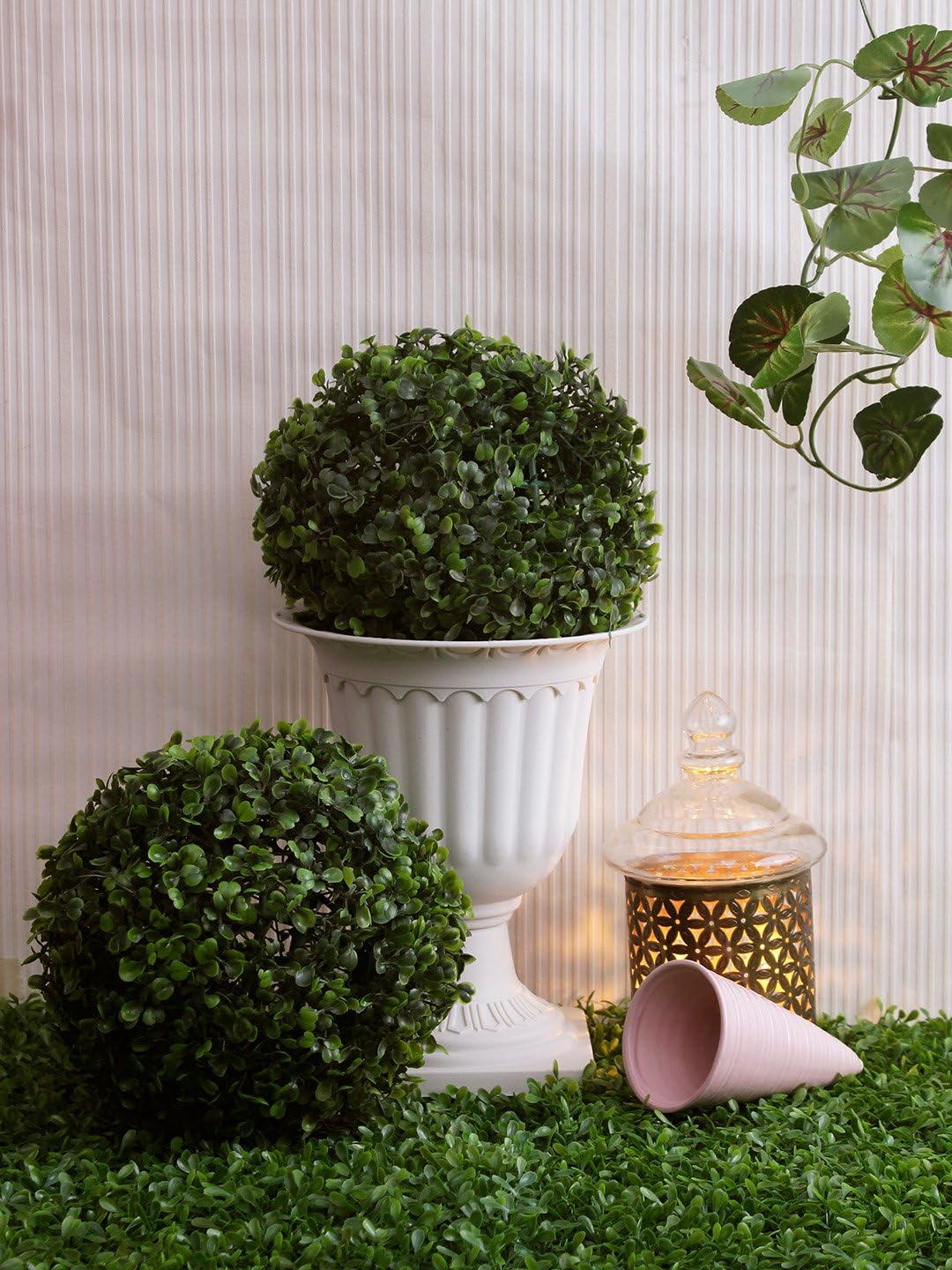 Fourwalls PVC Plastic Artificial Eucalyptus Boxwood Topiary Grass Ball (23 cm x 23 cm x 23 cm, Green, Set of 2)
