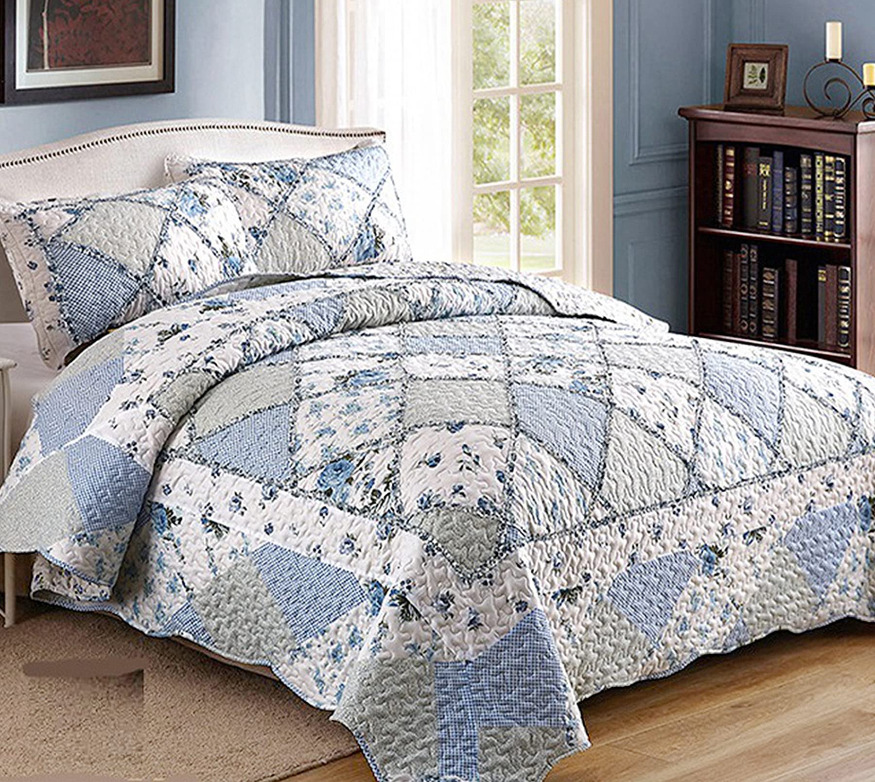 VIVILINEN Bed Cover 220 x 240 cm with 2 Pillowcases 50 x 70 cm 3-Piece Floral Patchwork Bed Cover in Chemical Fiber Fabric Super Soft and Light Blue