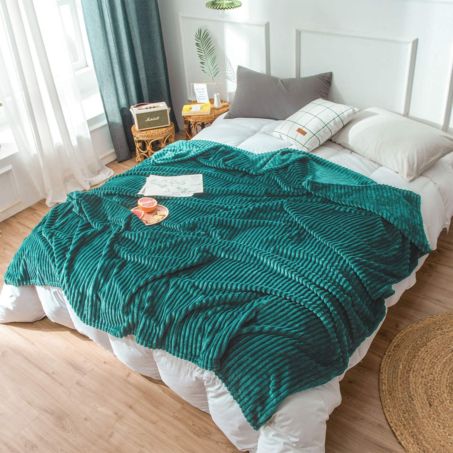 OREISE Flannel Fleece Luxury Blanket Queen Size Teal Lightweight, Warm Soft Cozy Velvet Plush Blanket for Couch Bed Sofa (Teal,90x90 Inches): Home & Kitchen