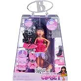 Bratz What'z in My Closet Playset with Dana Fashion Doll, Outfits, Shoes, Mirror &amp; Accessories