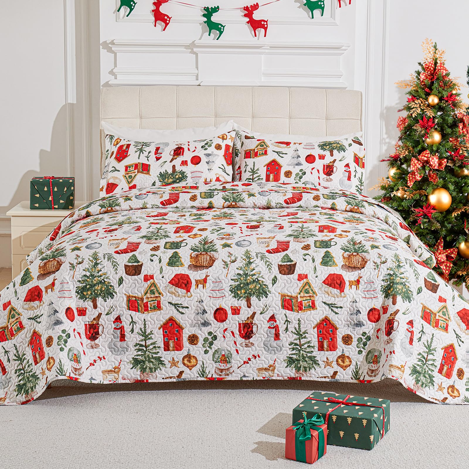 Photo 1 of 3-Piece Christmas Quilt Set Twin Size Cozy Xmas Snowman Bedding Sets Soft Christmas Tree Bedspread, Holiday Santa Quilt Coverlets Set for Home Decoration with 2 Pillow Shams,Red Green