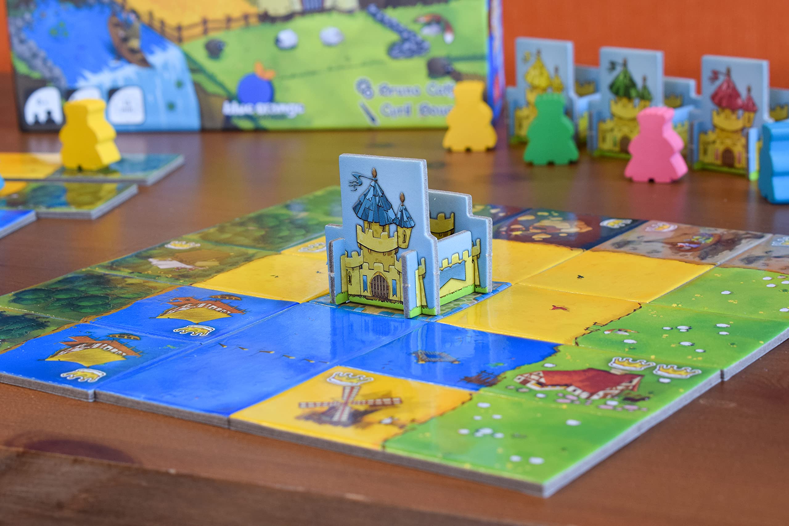 Blue Orange Games Kingdomino Award Winning Family Strategy Board Game, 2-4 players