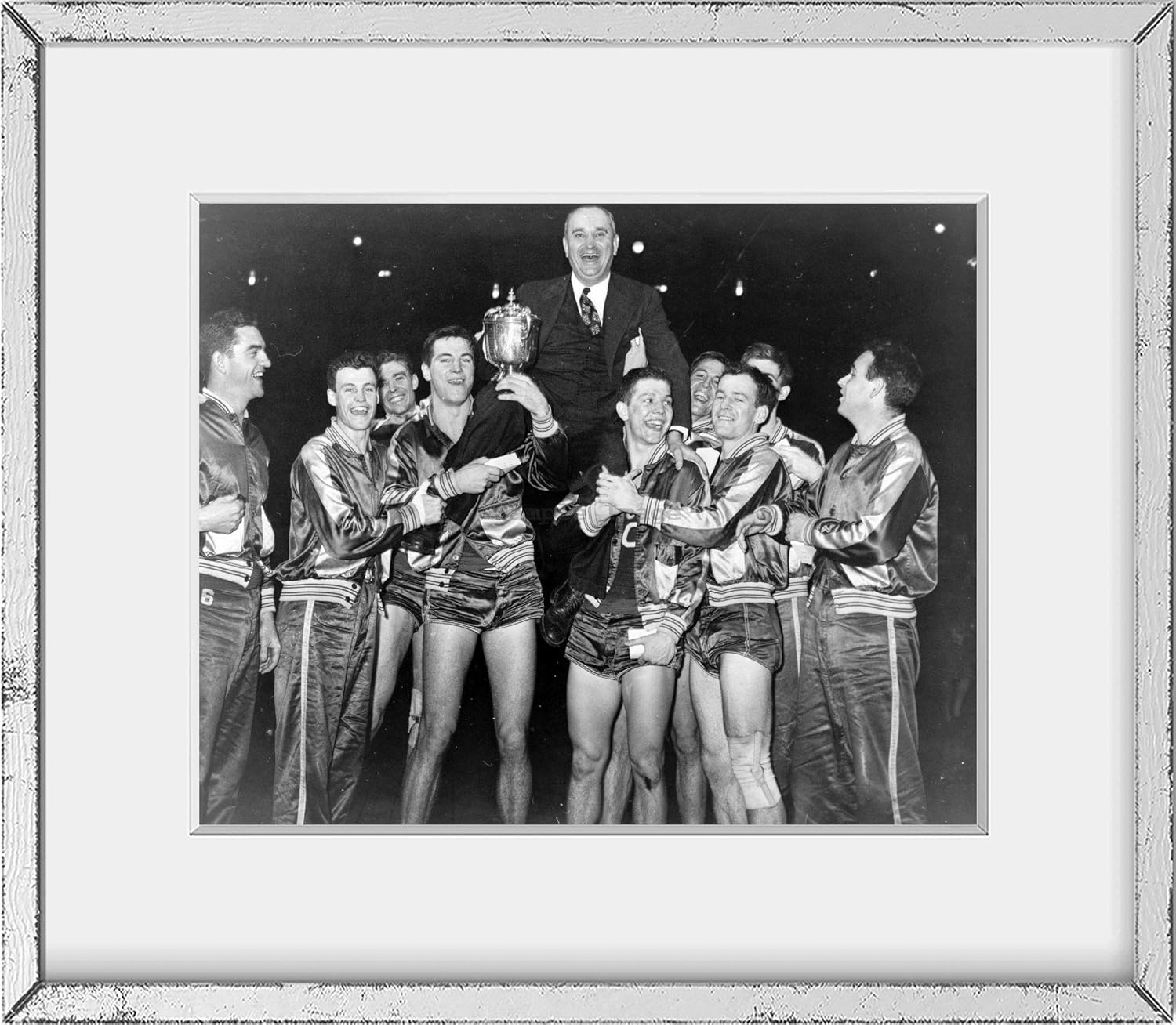 Photographs - INFINITE PHOTOGRAPHS Photo: Kentucky Wildcats Basketball Team,Coach Adolph Rupp,Madison Square Garden,1946