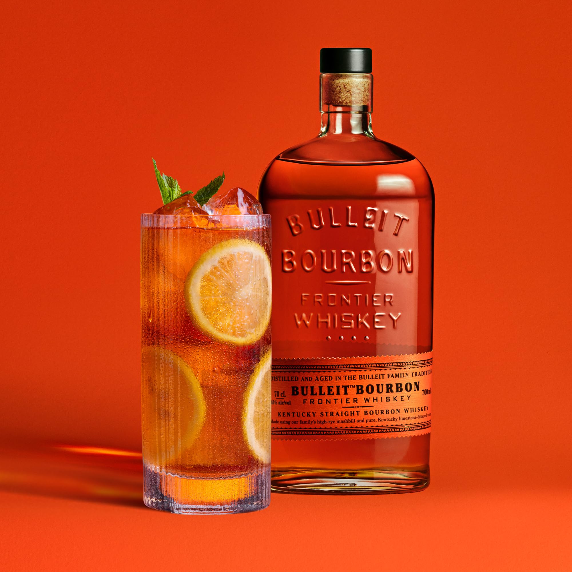 Bulleit Bourbon Frontier, American High Rye Whiskey, Geschenkempfehlung für Freunde & die Liebsten, handverlesene Kentucky Tradition, 45% vol, 700ml Einzelflasche 4