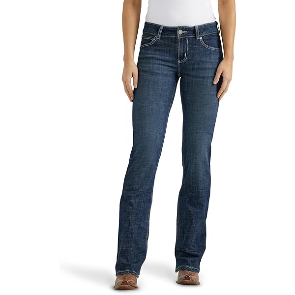 9 Best Straight Leg Jeans For Women To Try in 2023