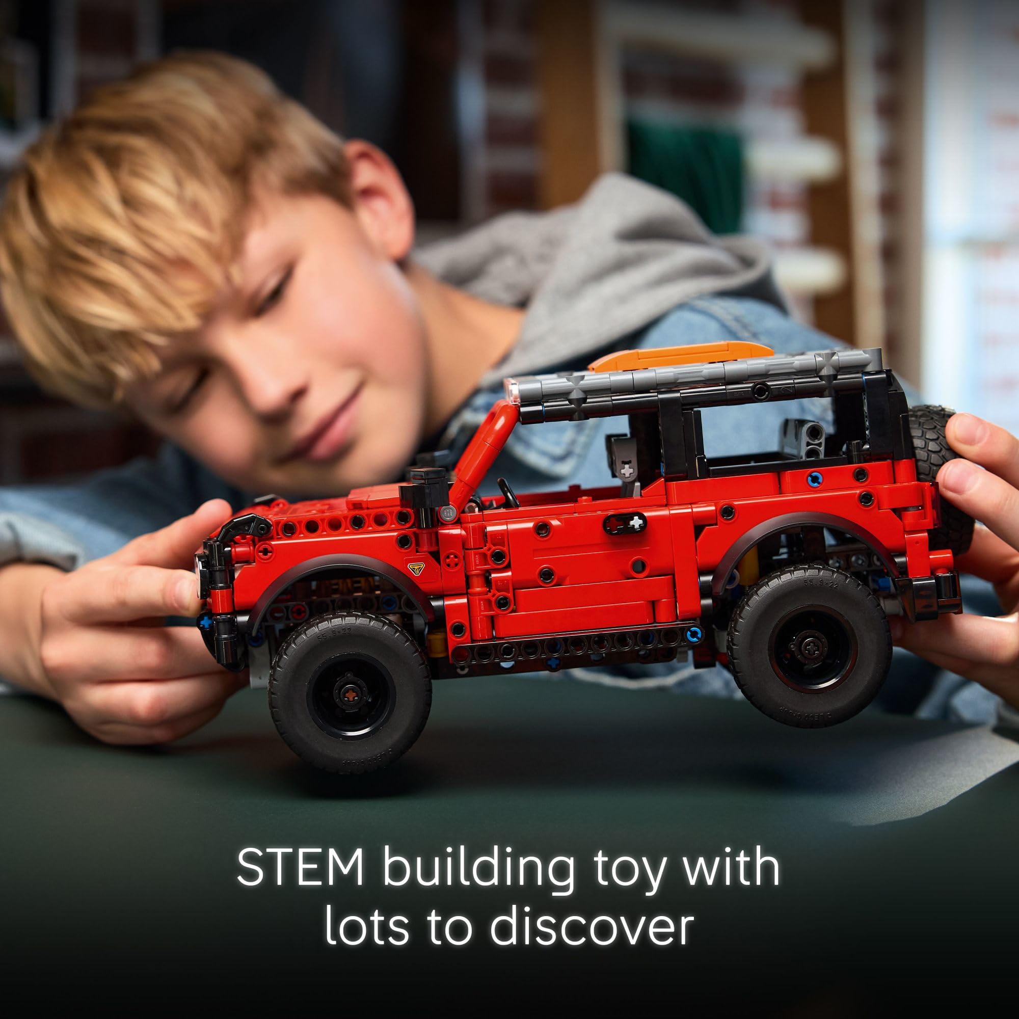 LEGO Technic Ford Bronco Coche de juguete para niños - Juguete de construcción para niños y niñas, a partir de 10 años - Kit de modelo y juguete de coche - Es un fantástico regalo de cumpleaños para niños - Adornos y detalles auténticos de Ford Bronco - 42213