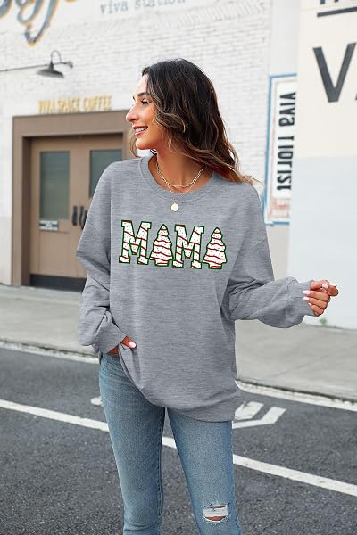 DUTUT WOMEN’S MAMA CHRISTMAS SWEATSHIRT – LONG SLEEVE TOP, MERRY CHRISTMAS TREE CAKE DESIGN, LIGHT GREY