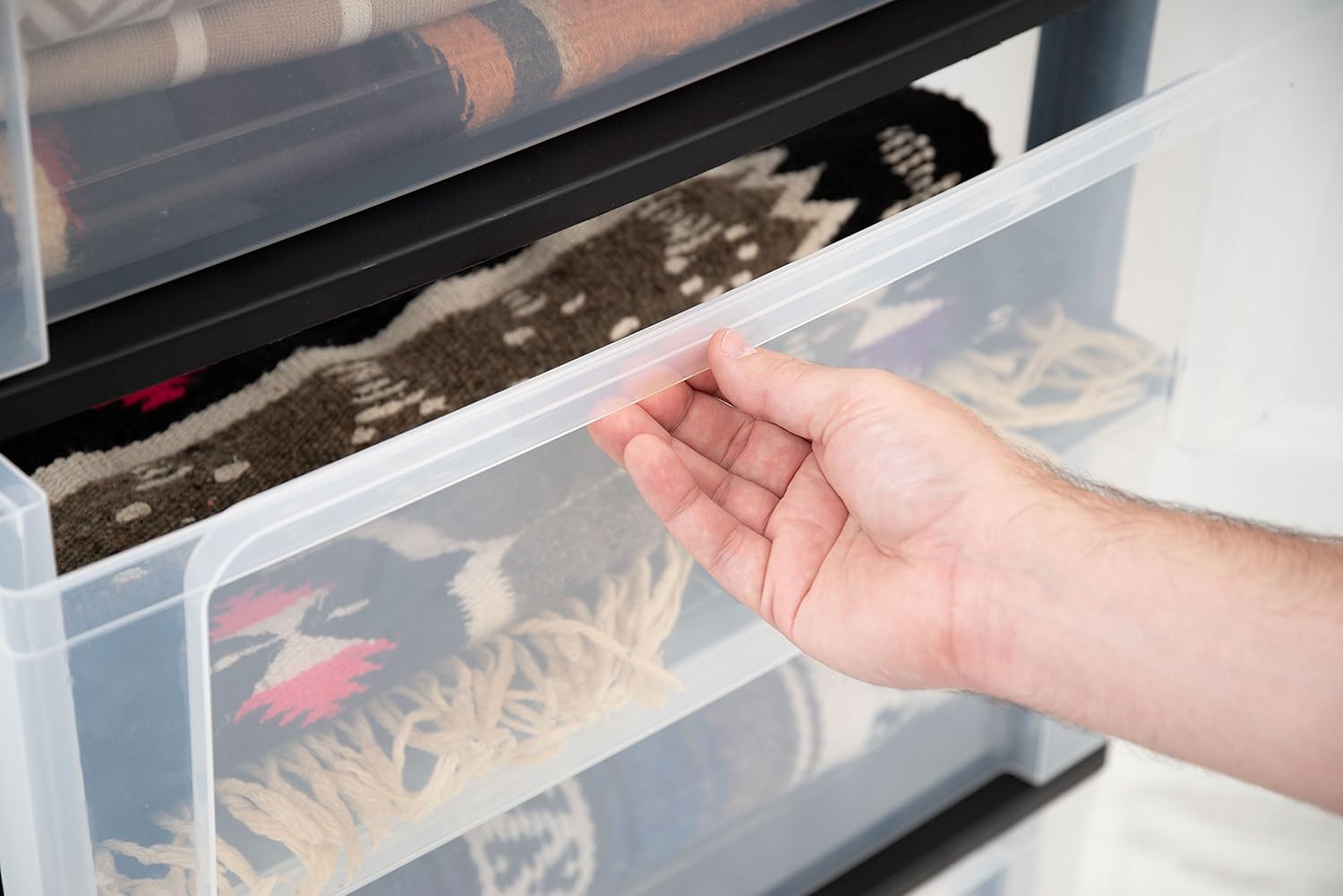 IRIS USA, Inc. 110303 4-Drawer Wide Chest, Black: Home & Kitchen