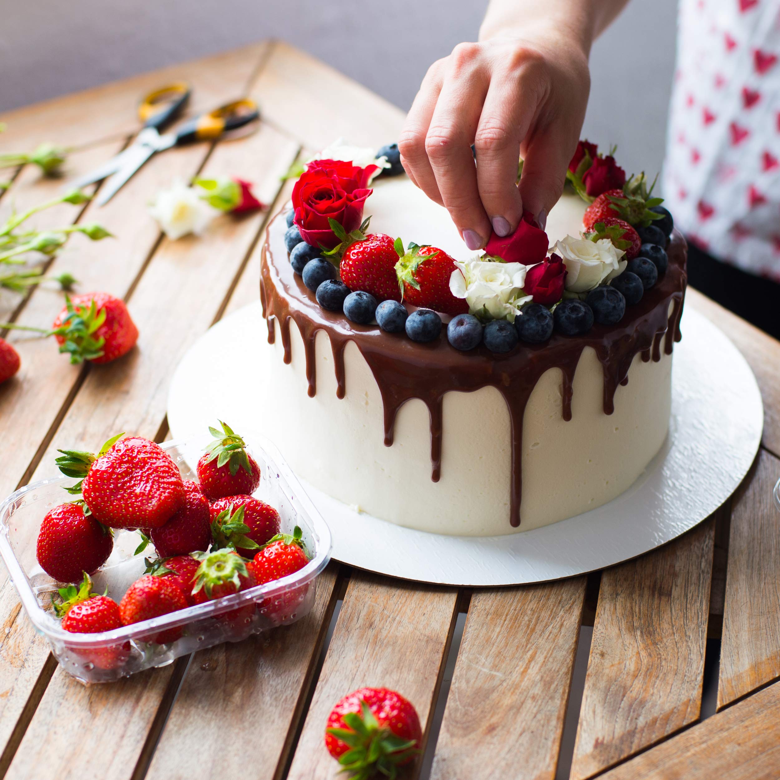 24 Cake Board Rounds White Circle Cardboard Base Holders