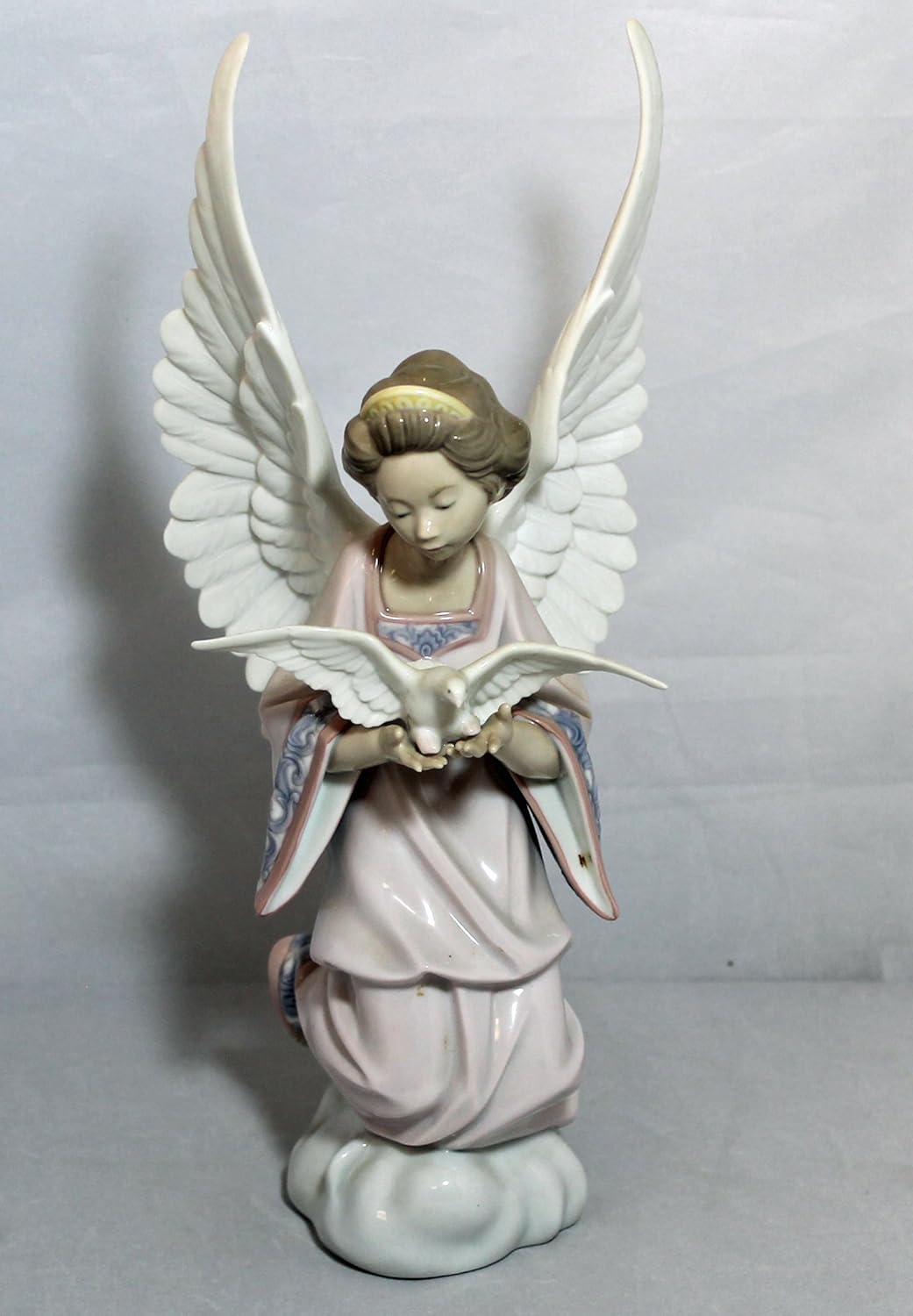 Lladro Angel of Peace 06131 Angel with Dove Home & Kitchen