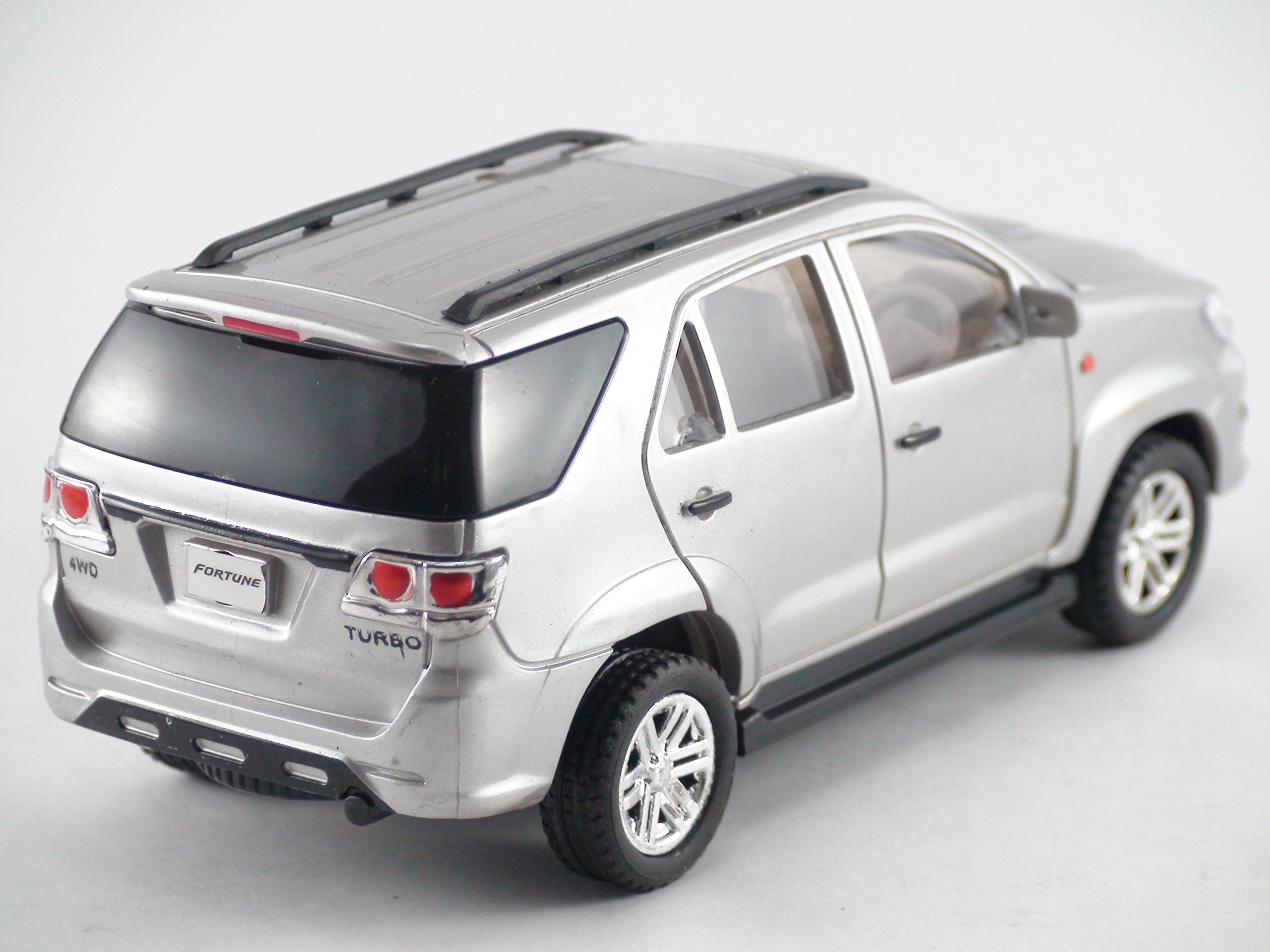 centy fortuner toy car
