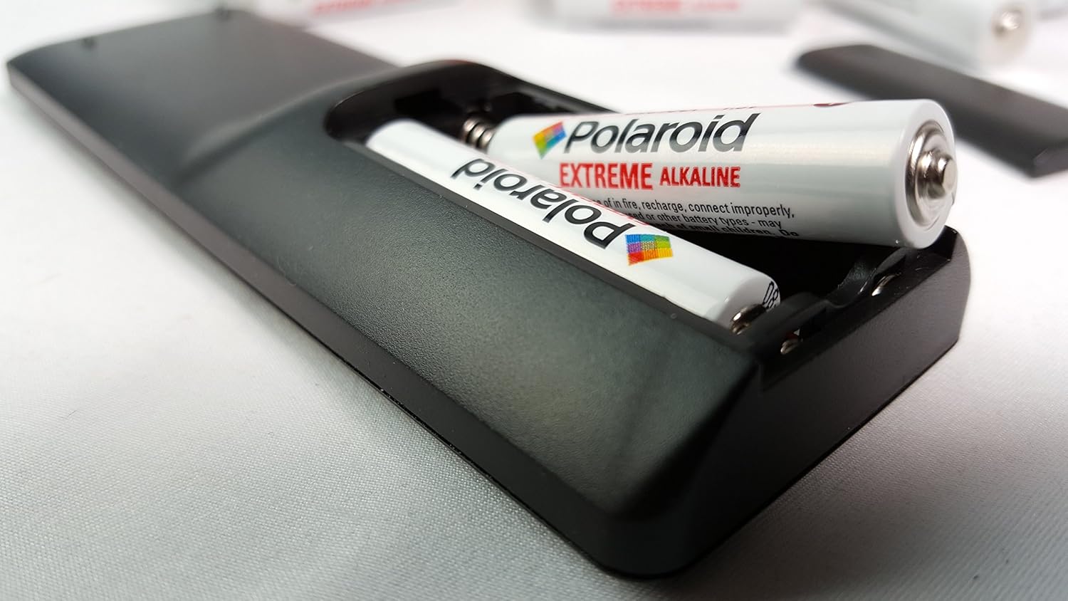 Polaroid Extreme AA Alkaline Batteries Wholesale Bulk Bundle Pack (100-Pack) Non Rechargeable: Health & Personal Care