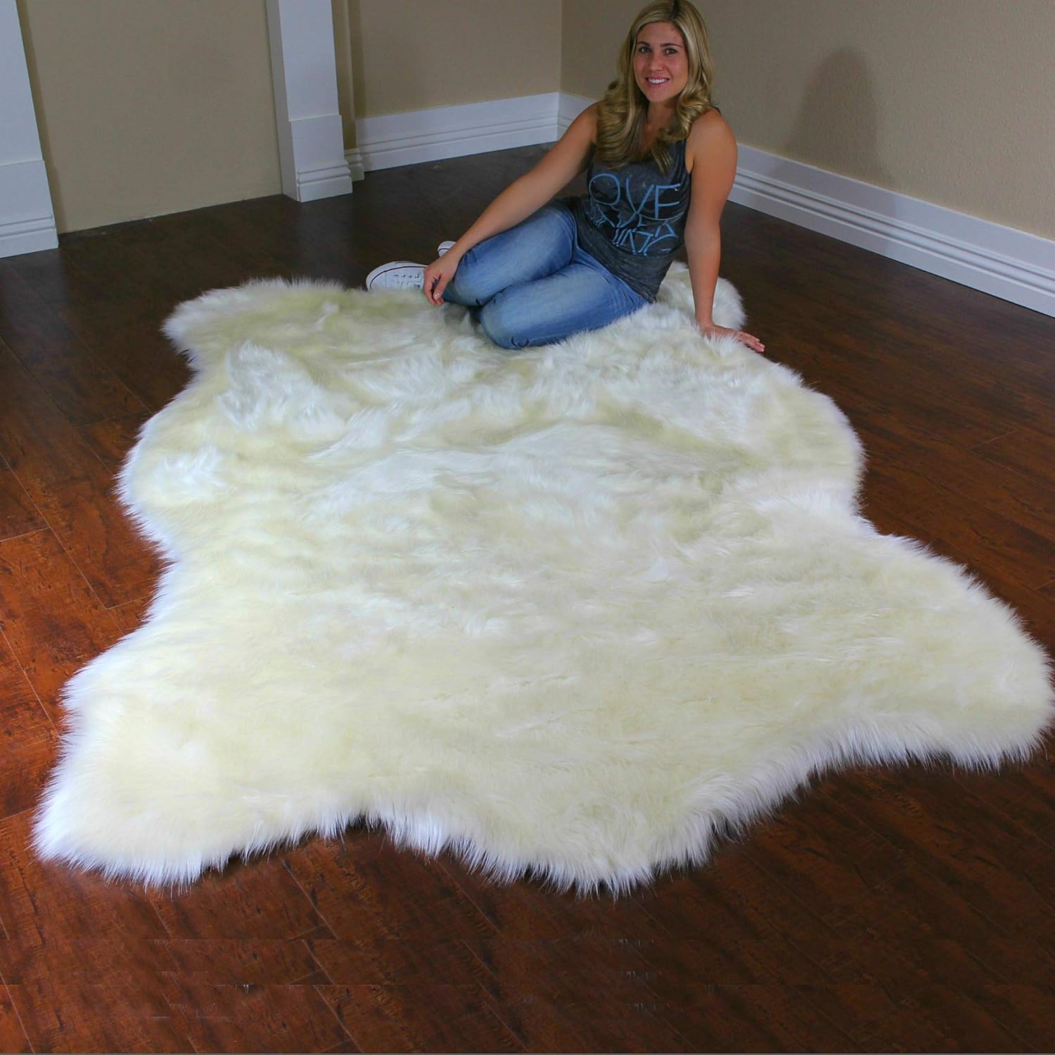 Мех животных. Коричневая шерсть. Шерсть животных. Пряжа как мех. Шубки из меха.