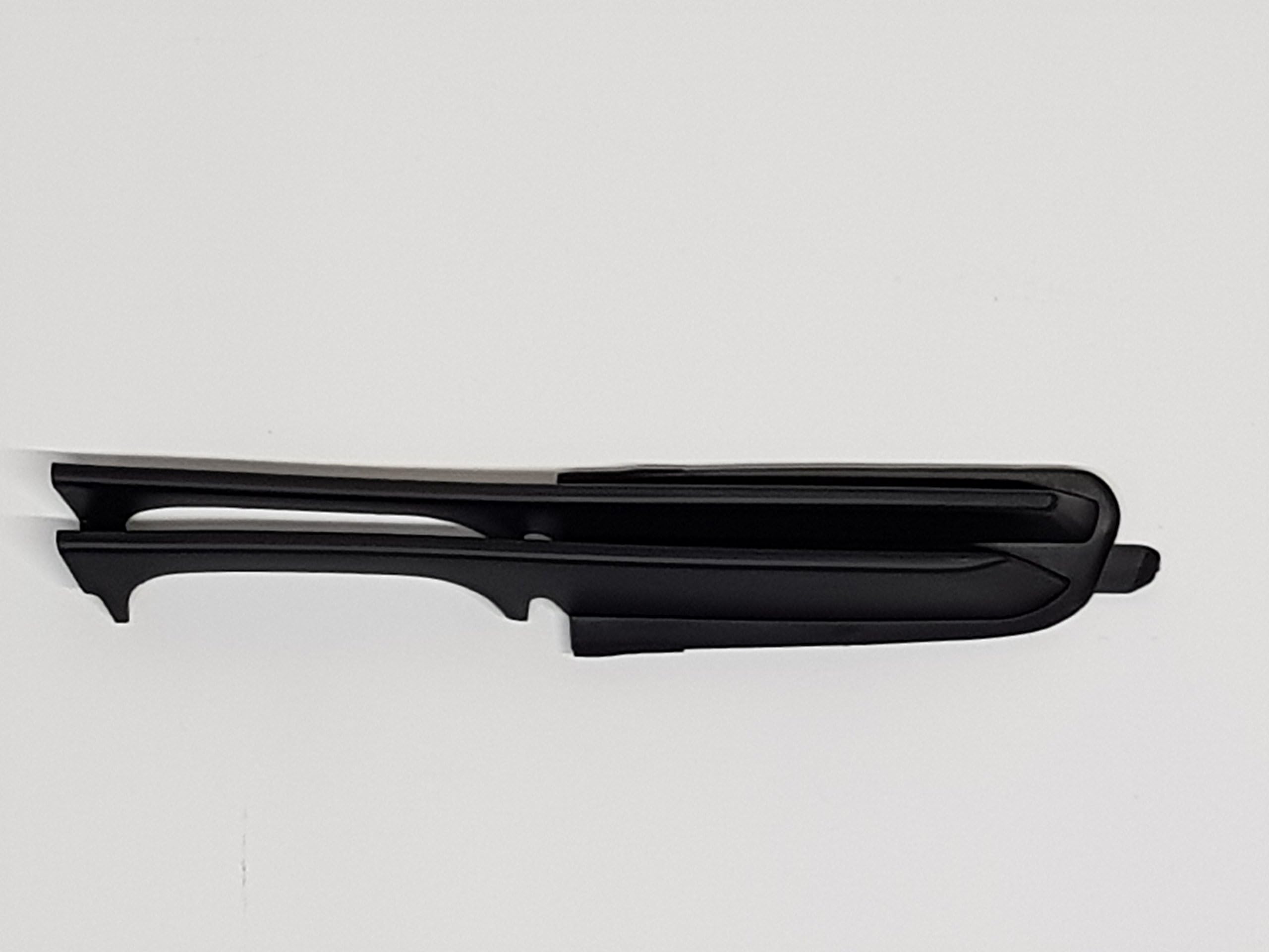 Bumper Grill Front Bottom Left for Petrol versions