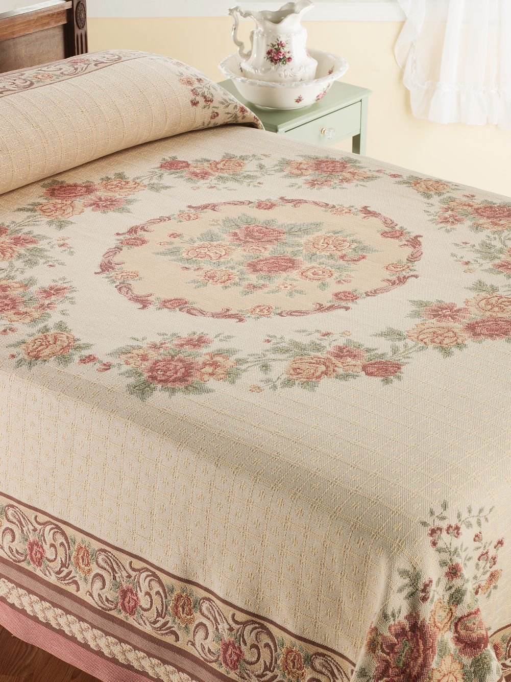 Amazon.com: The Vermont Country Store Home Old-World Tapestry Bedspread Queen Pink Floral: Home 