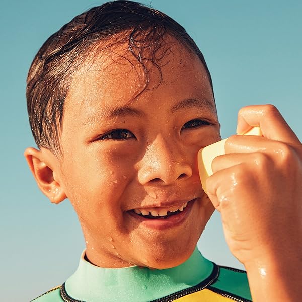 SUN BUM KIDS SPF 50 CLEAR FACE STICK SUNSCREEN – WET OR DRY SKIN APPLICATION BROAD SPECTRUM SUNSCREEN WITH VITAMIN E – HAWAII 104 ACT COMPLIANT (WITHOUT OCTINOXATE & OXYBENZONE) – TRAVEL SIZE 0.53 OZ