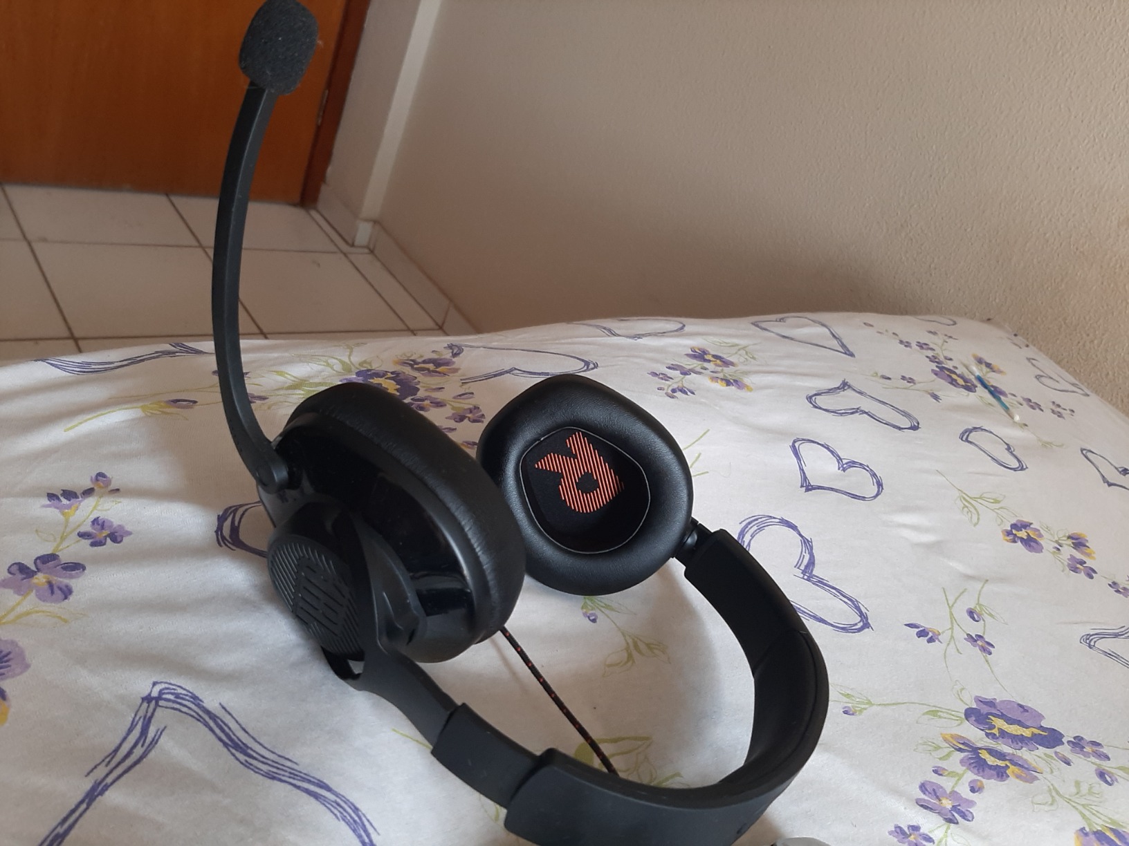 Descubra se É BOM: Headset Gamer com Microfone JBL Quantum 200